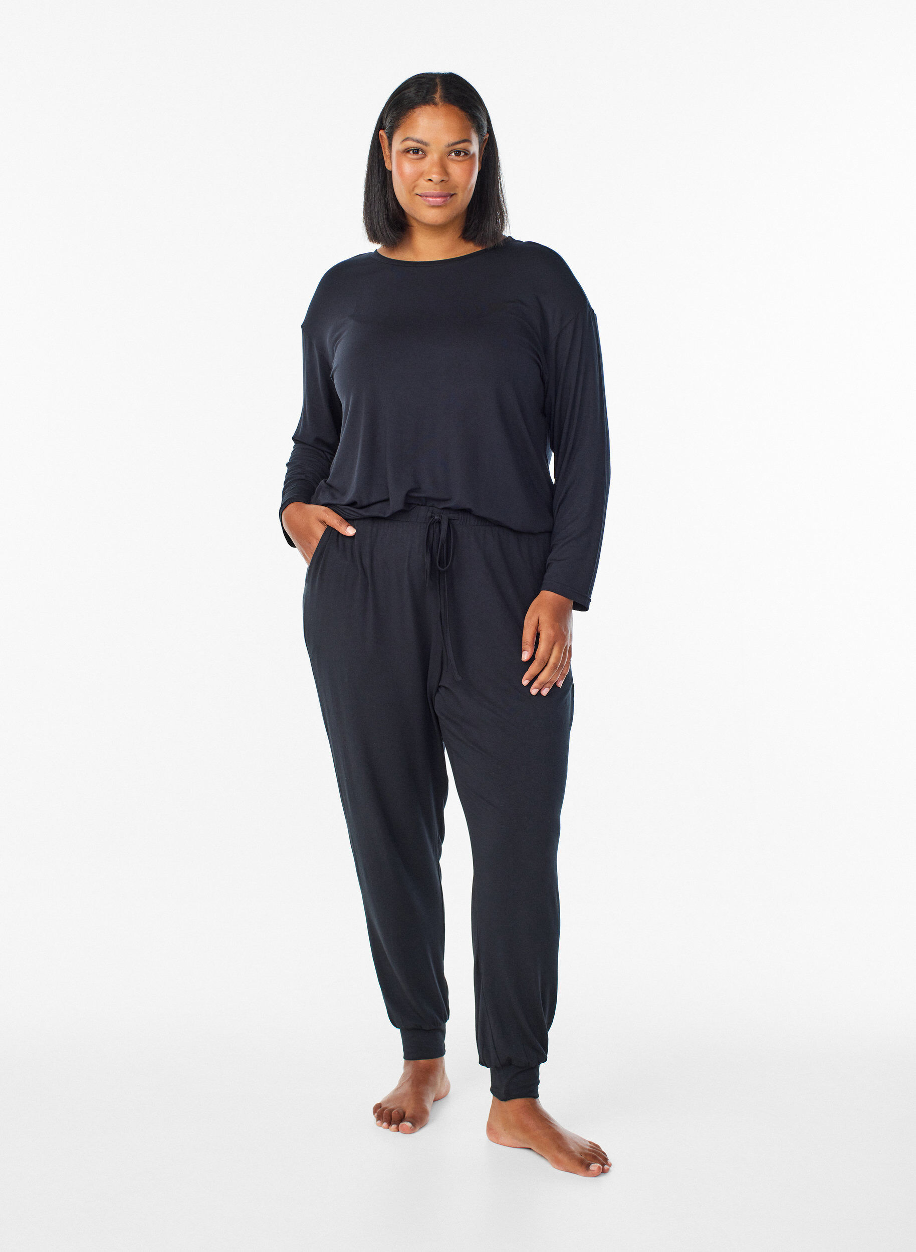 Zizzi Schlafhose aus Modal mit hoher Taille, Schwarz, Model image number 0