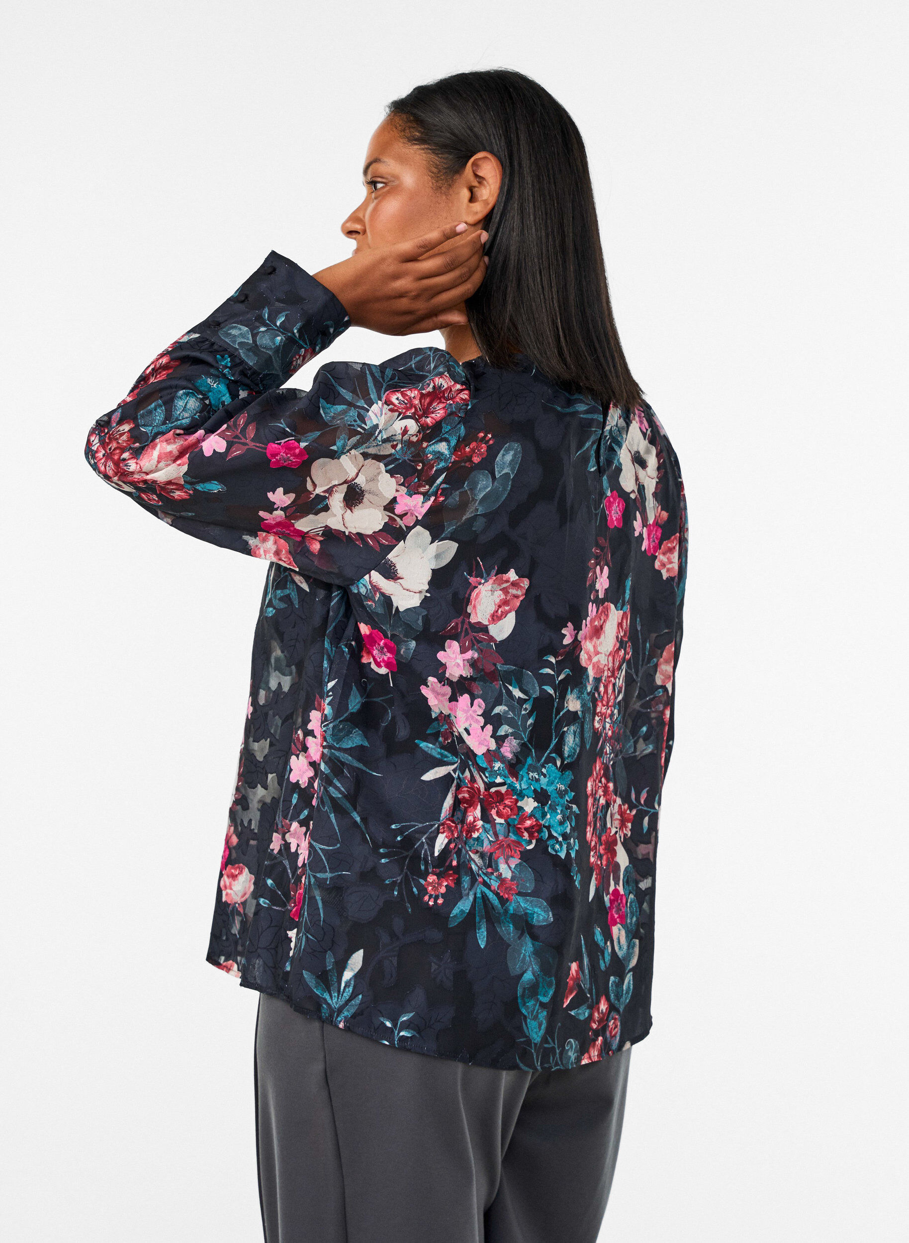 ZizziGebl&uuml;mte Bluse mit Webstruktur, Schwarz, Model image number 2