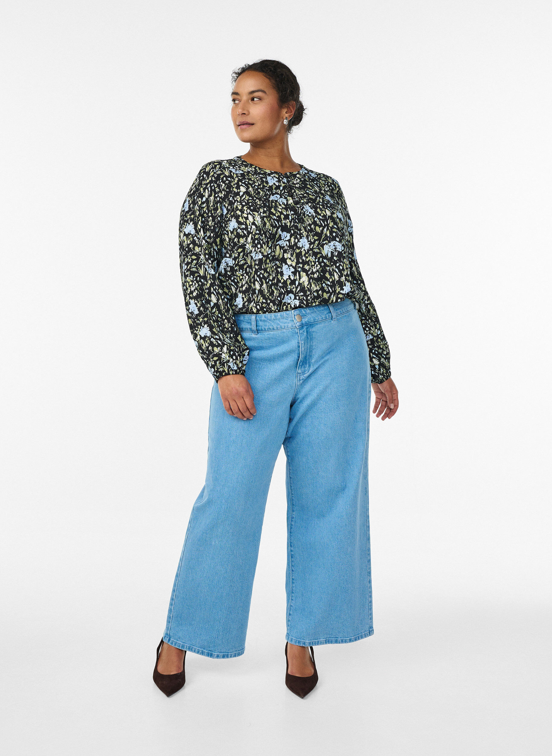 Zizzi Langarmbluse mit Muster und Kn&ouml;pfen, Schwarz, Model image number 1