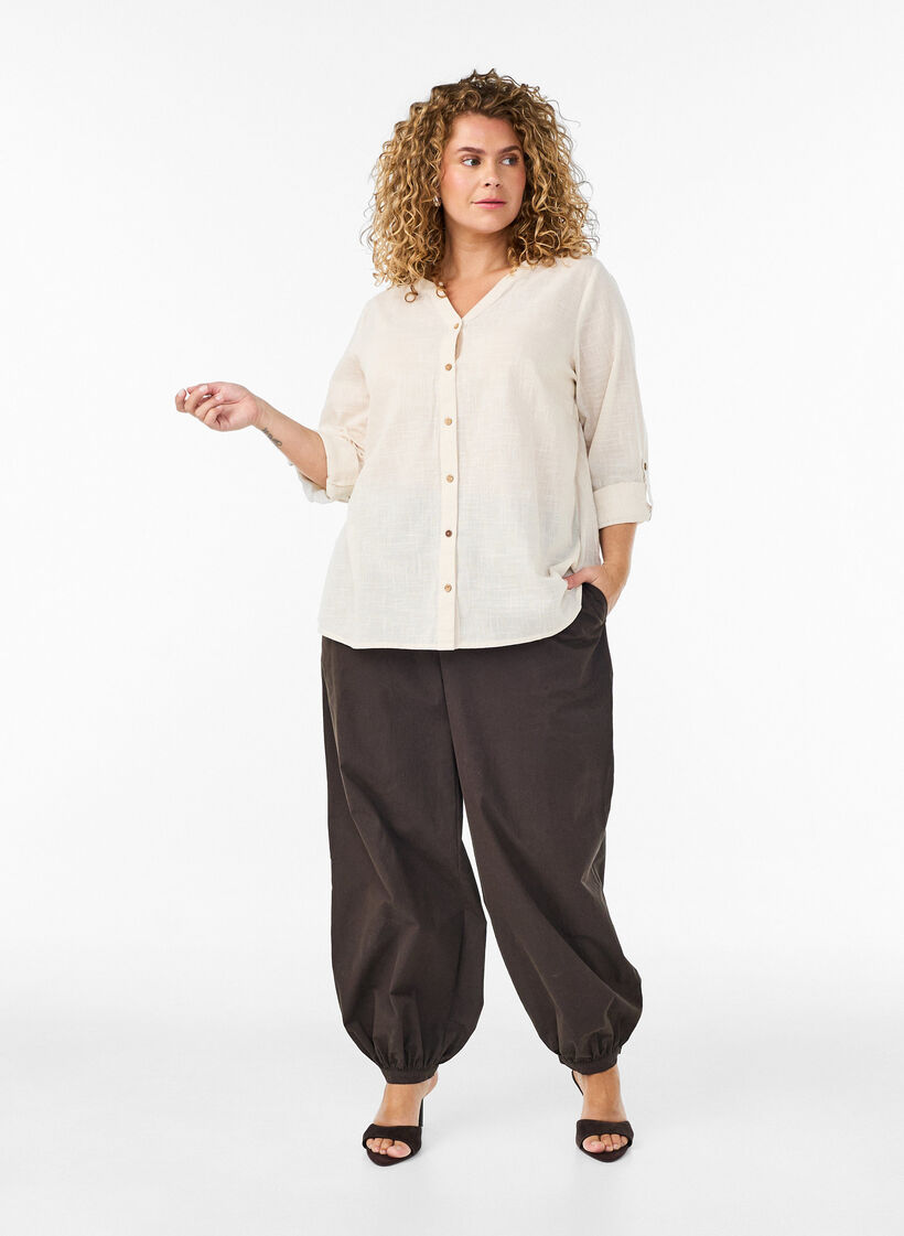 Baumwollbluse mit V-Ausschnitt, Vanille, Model image number 1