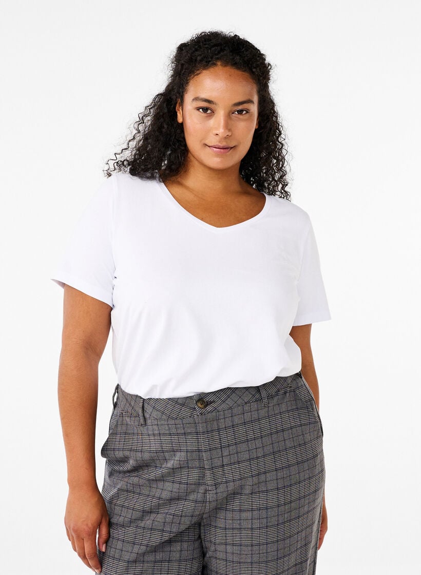 Einfarbiges basic T-Shirt aus Baumwolle, Wei&szlig;, Model image number 0