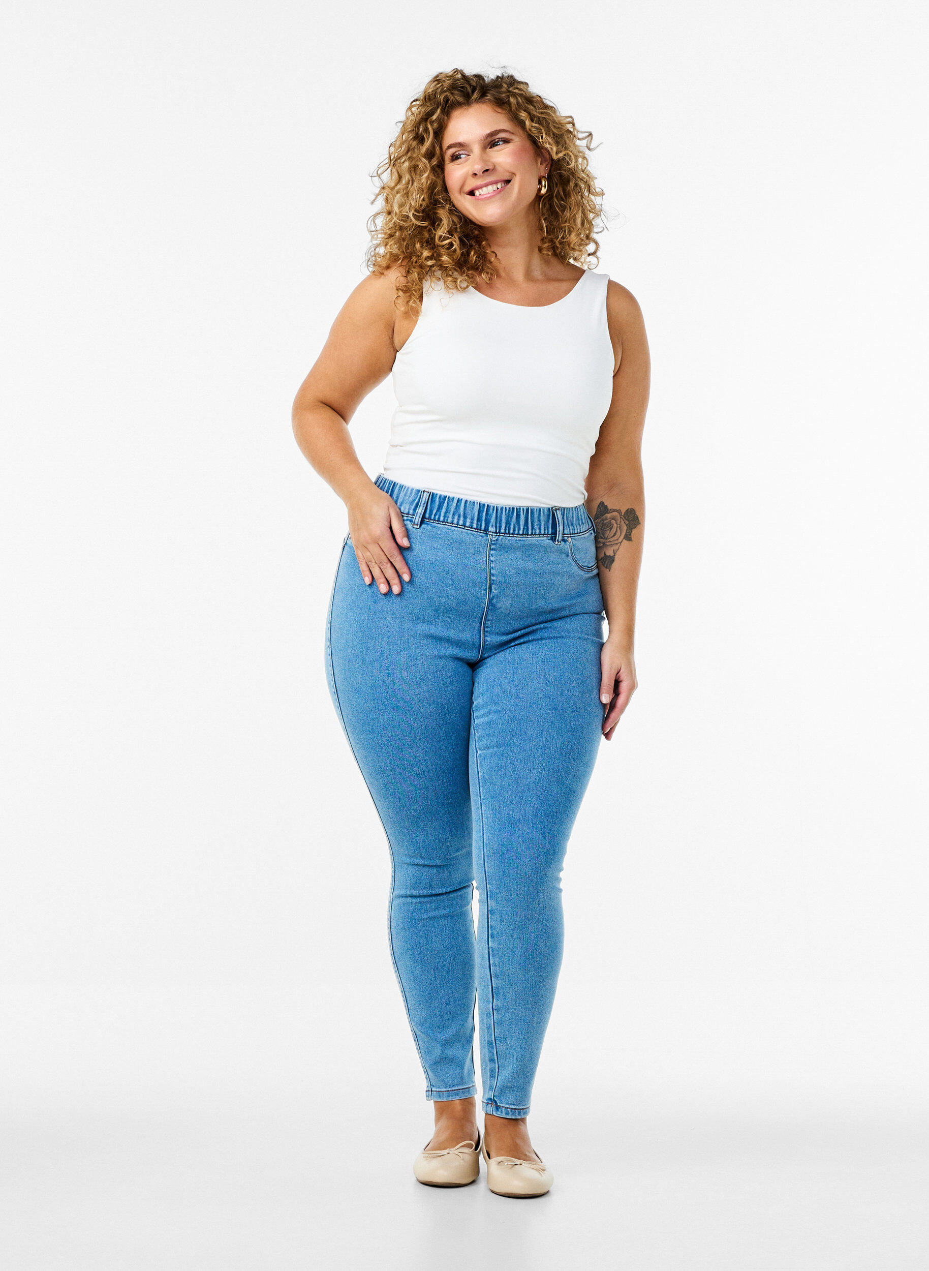 Jeggings mit hoher Taille, Blau, Model