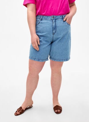 Hohe Taille Denim-Shorts, Light Blue Denim, Model image number 2