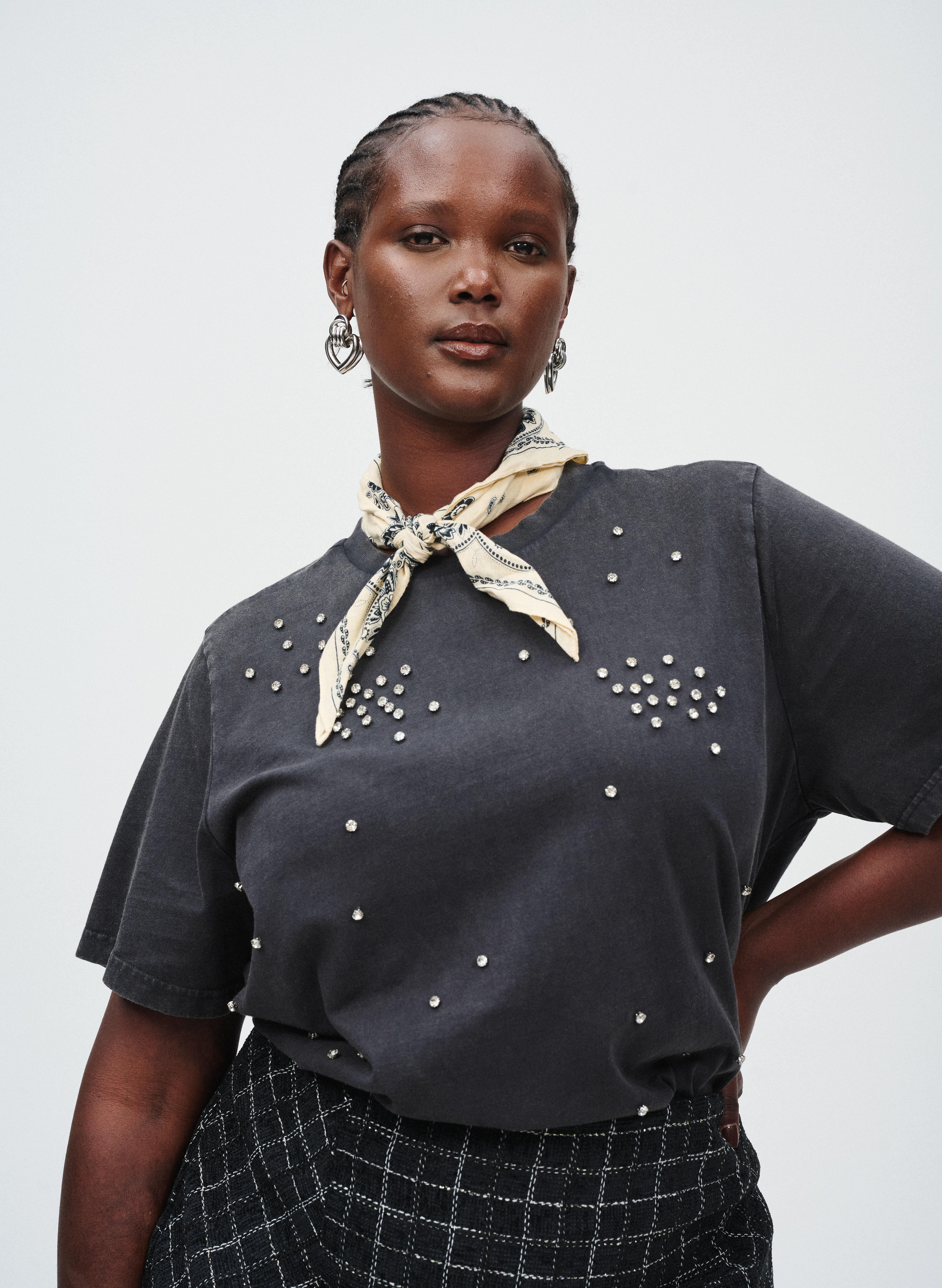 Zizzi Look mit Strasssteinen, , Model