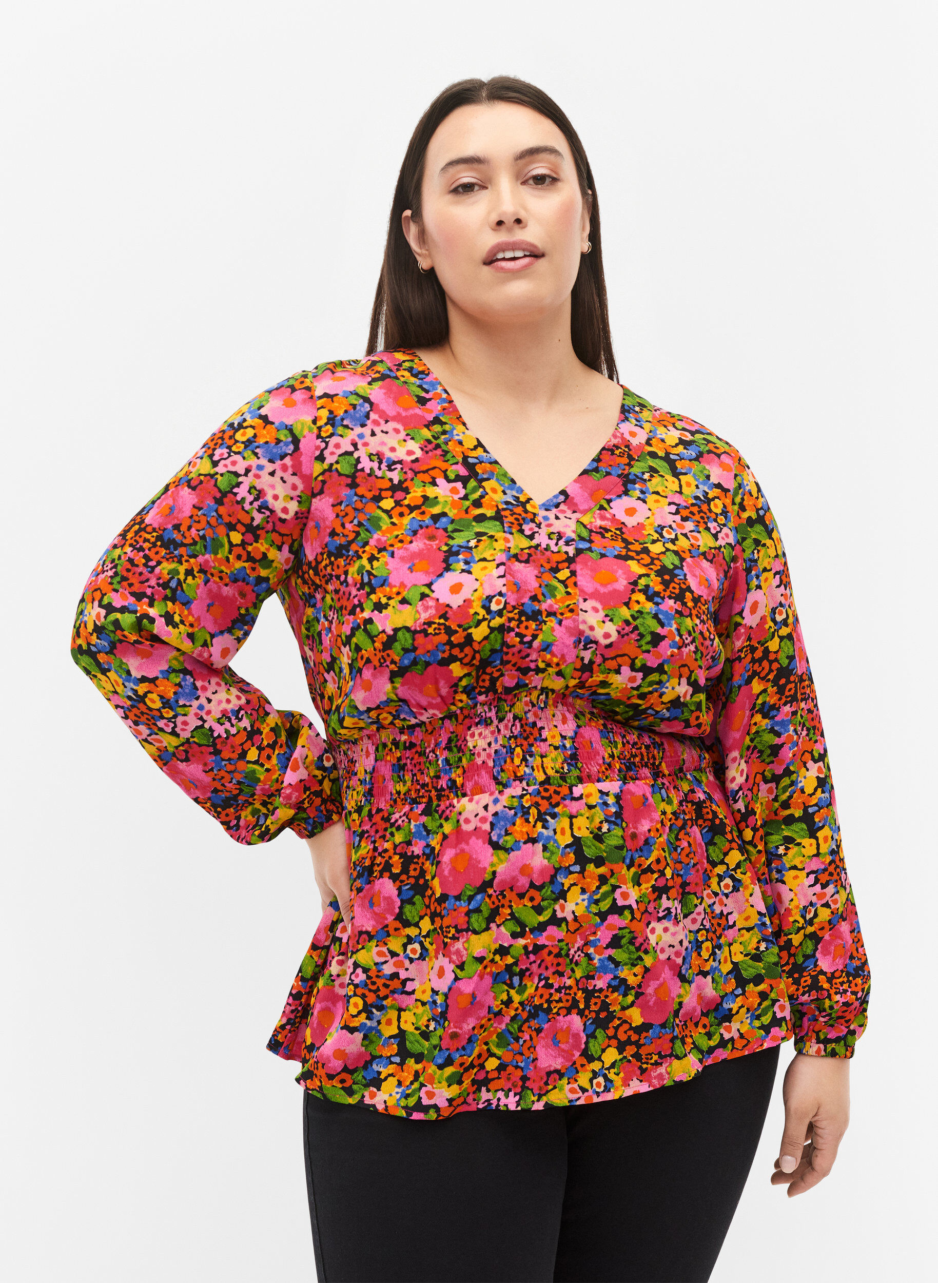 Viskosebluse mit Blumendruck und Smock, Neon Flower Print, Model