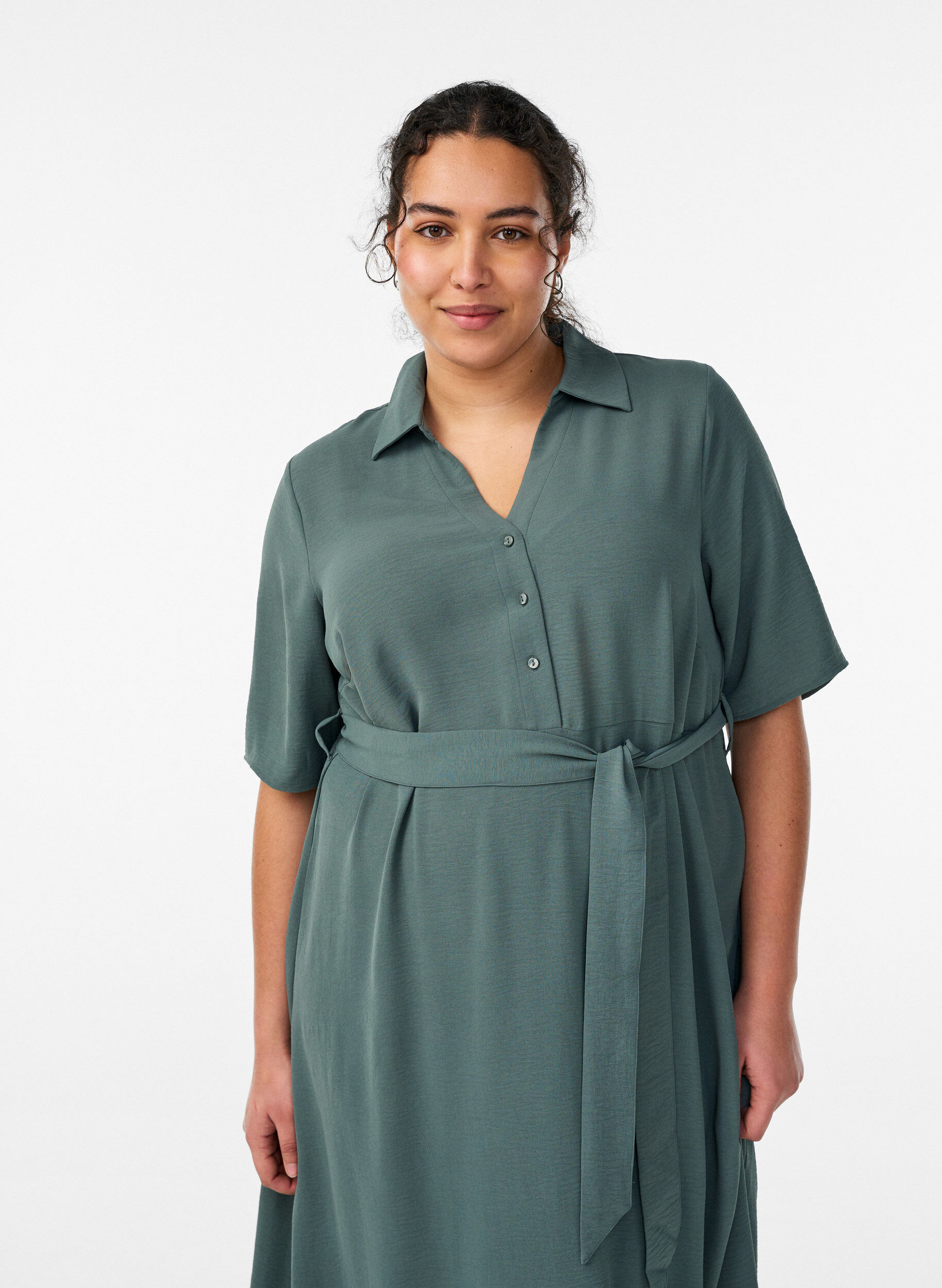 Zizzi Midi Hemdblusenkleid mit Bindeg&uuml;rtel, Gr&uuml;n, Model image number 2