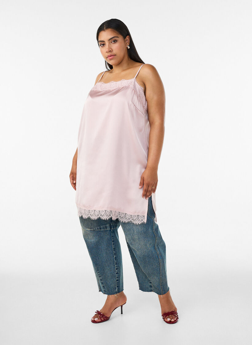 Langes Top aus Satin mit Spitzen, Rot, Model image number 3