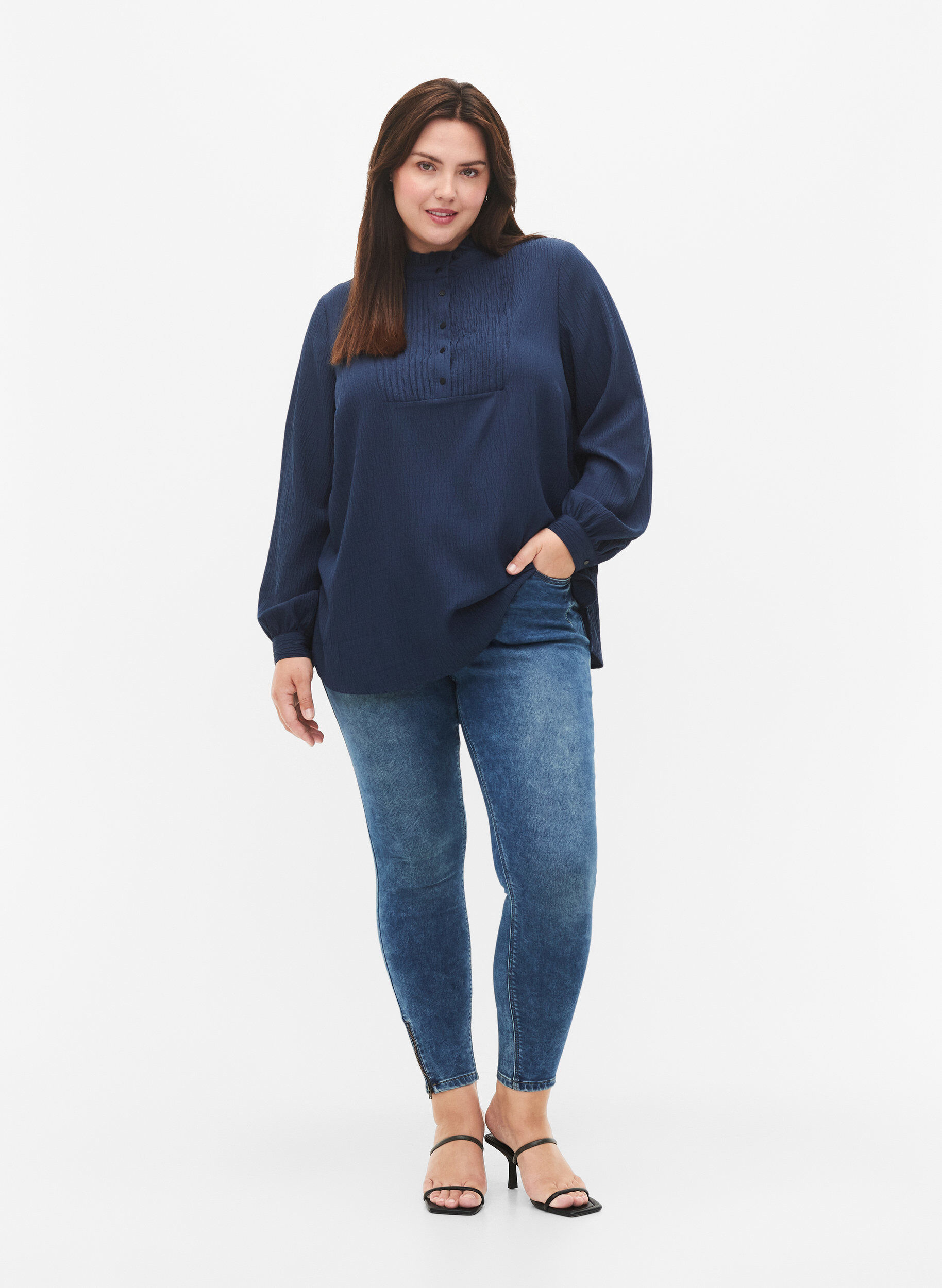 Zizzi Lang&auml;rmlige Bluse mit R&uuml;schenkragen, Dress Blues, Model image number 2