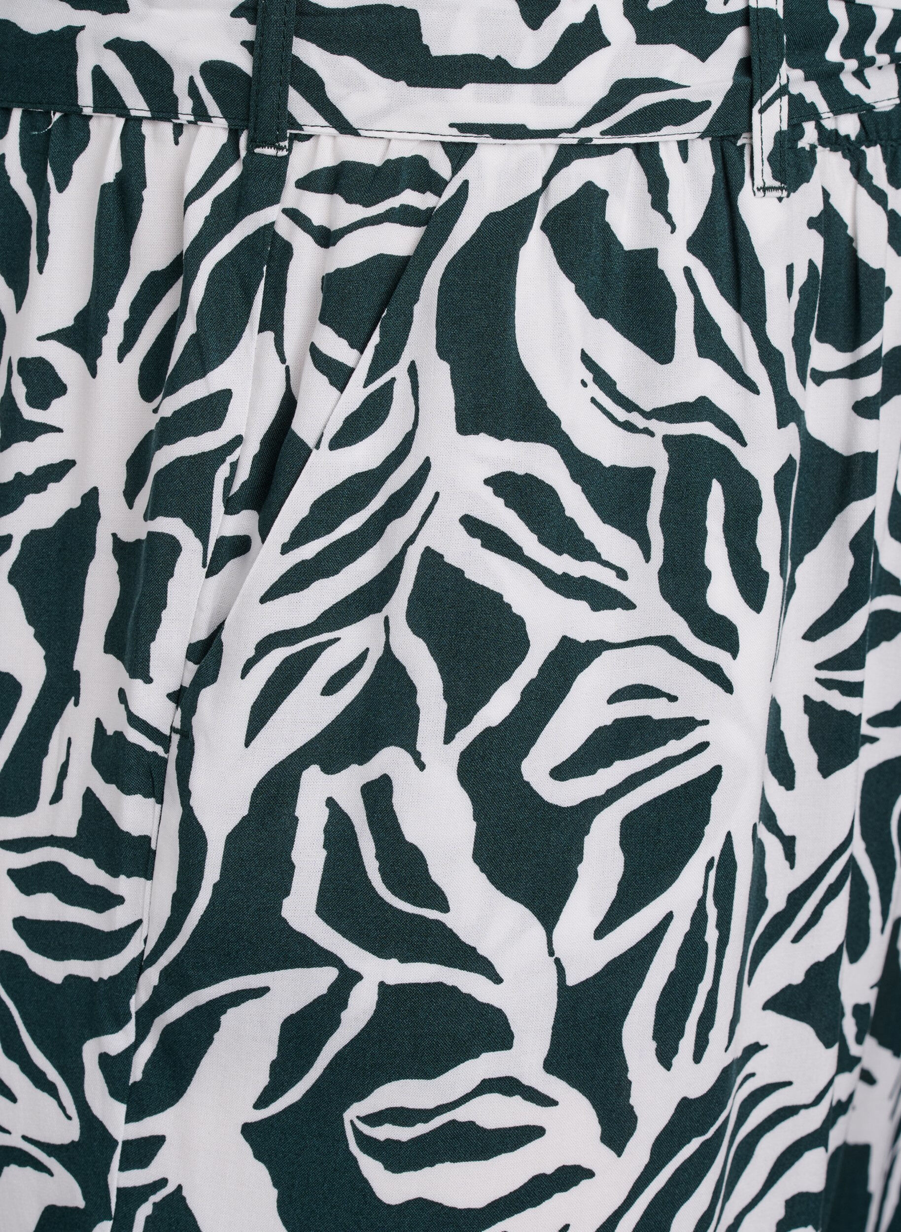 Zizzi Hose mit hohem Bund aus Viskose., Gr&uuml;n, Packshot image number 2