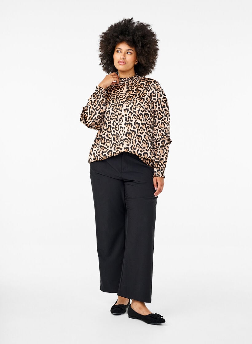 Bluse mit Smok-Einsatz und Leopardenmuster, Braun, Model image number 1