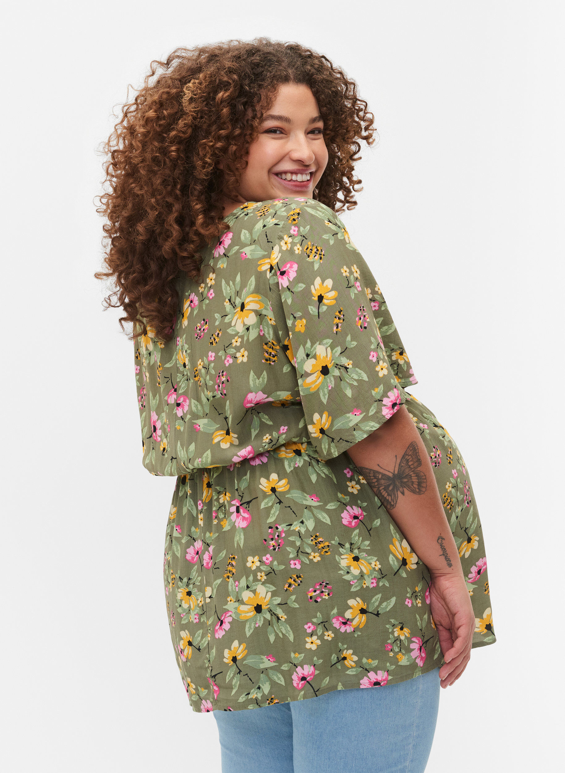 Zizzi Schwangerschaftsbluse mit Blumenmuster aus Viskose, Green Flower Print, Model image number 1