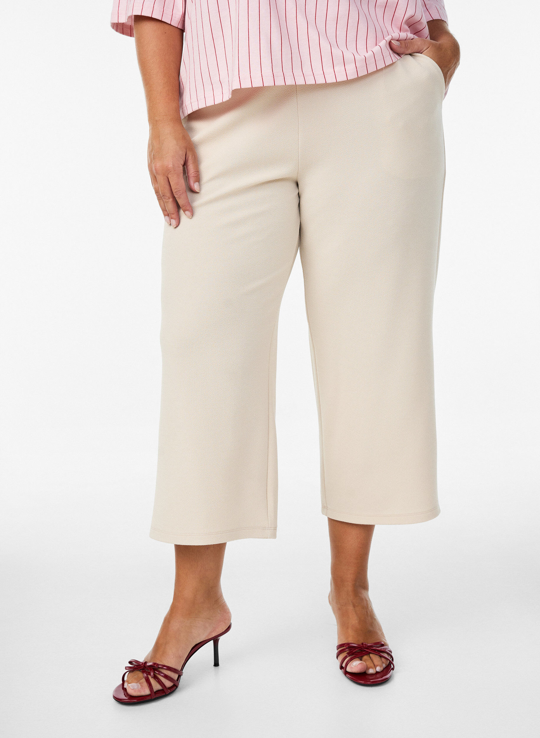 Zizzi7/8 Hose mit lockerer Passform, Beige, Model image number 2