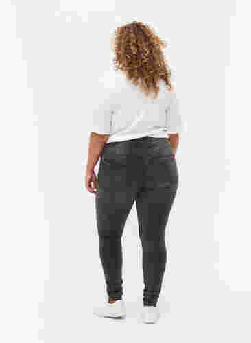 Super Slim Amy Jeans mit hoher Taille, Dark Grey Denim, Model image number 1