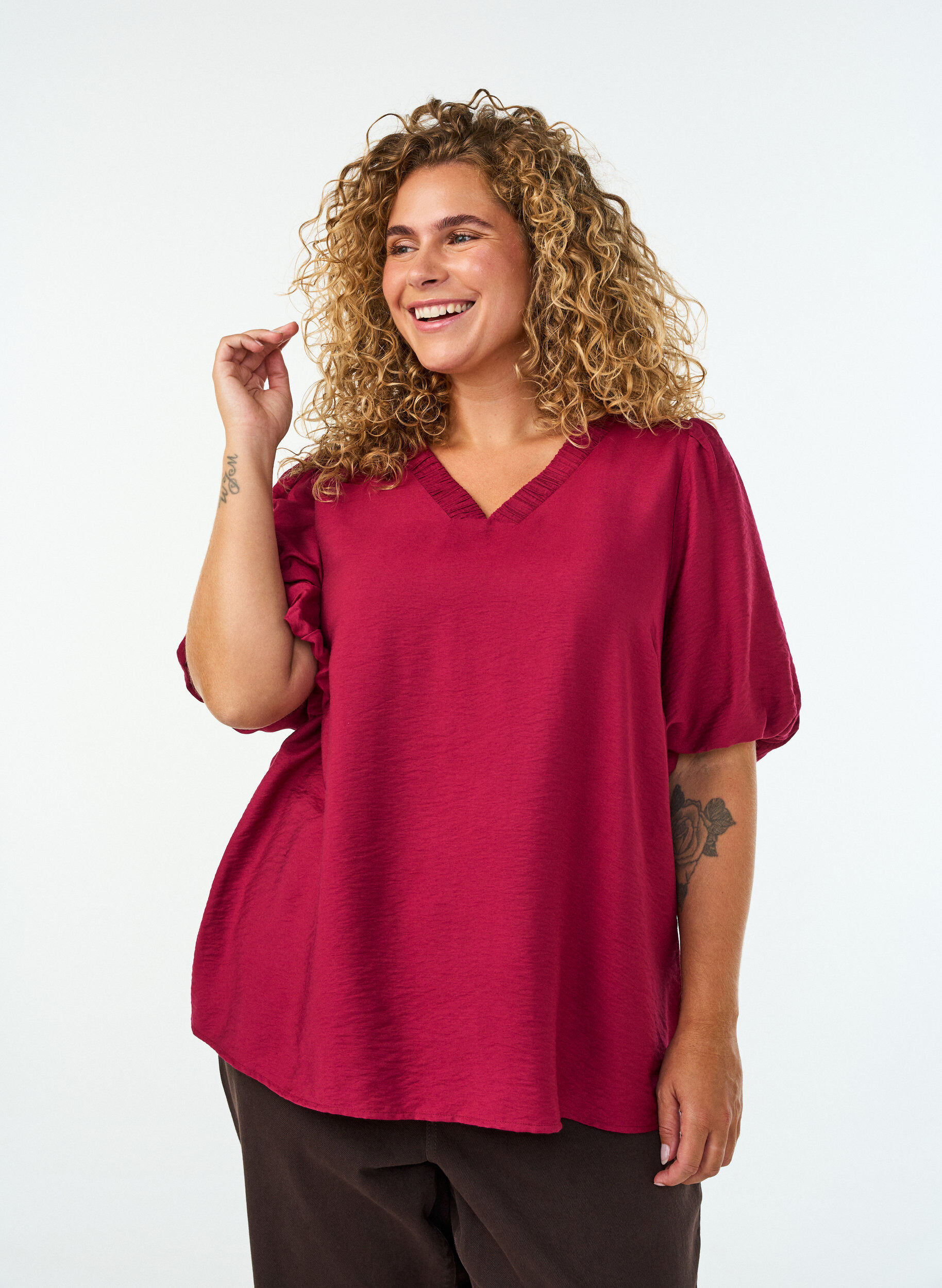 ZizziBluse mit Ballon&auml;rmeln und V-Ausschnitt, Rot, Model image number 0