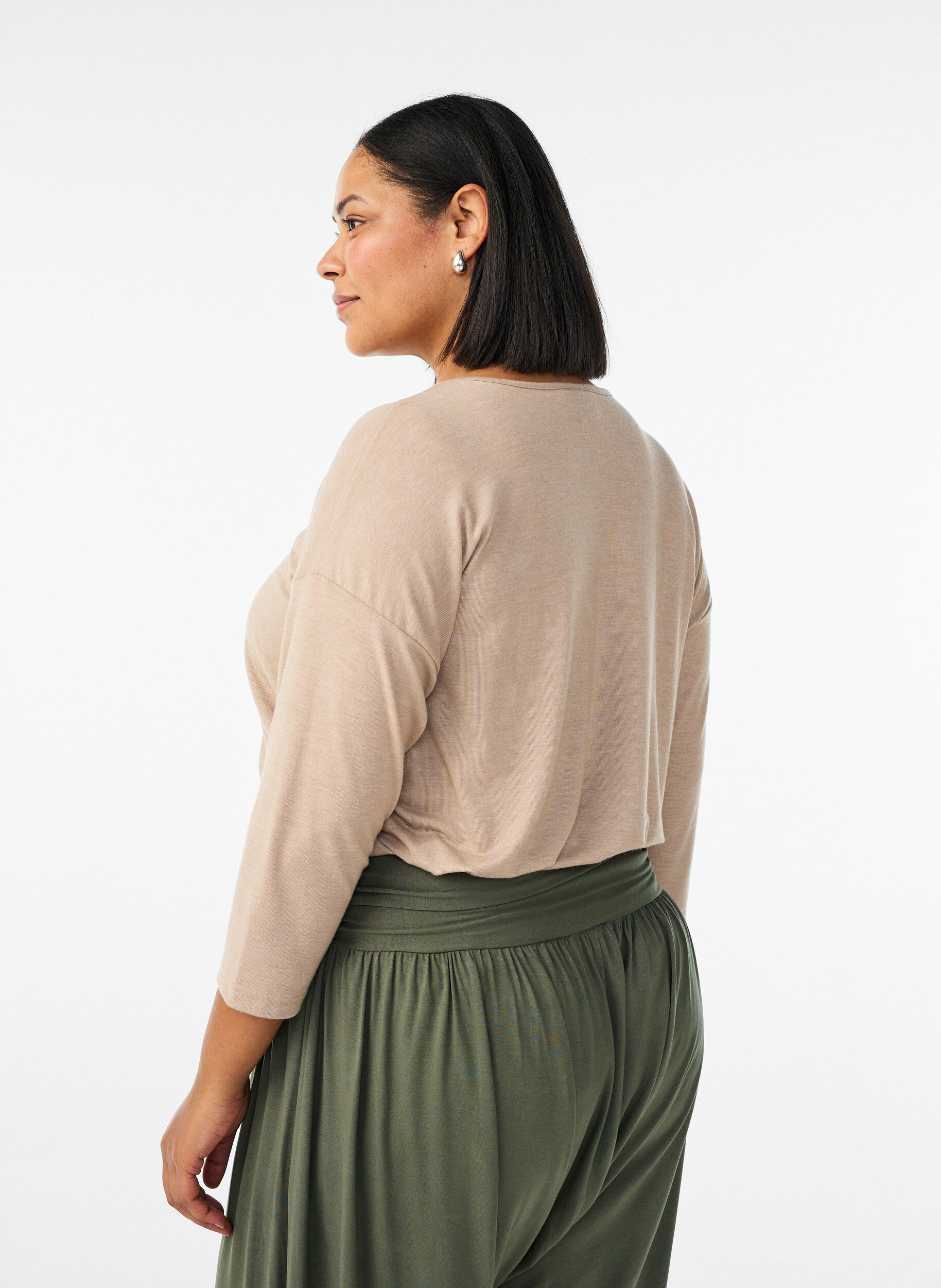 Zizzi Bluse aus Jersey mit 3/4-&Auml;rmeln, Beige, Model image number 2