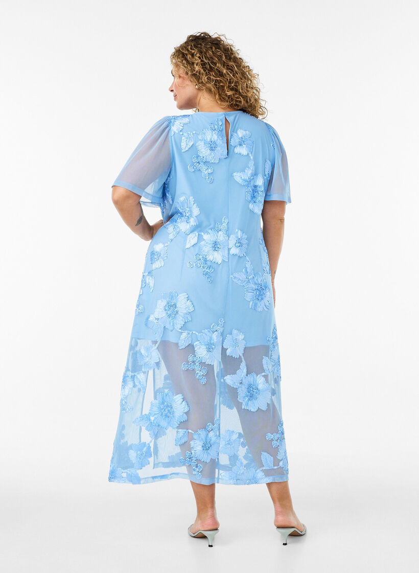 Mesh-Kleid mit floralen Applikationen, Blau, Model image number 1