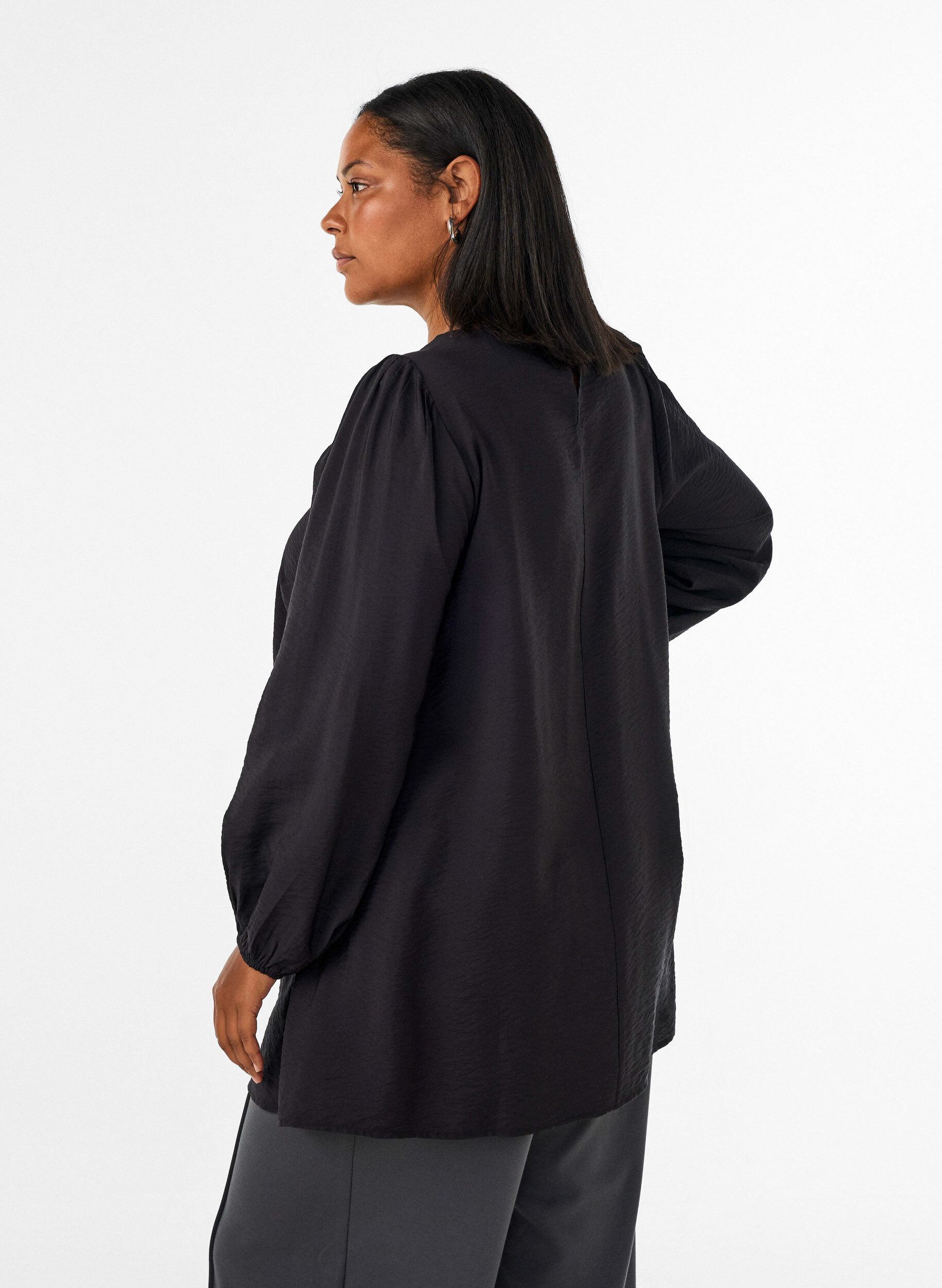 ZizziTunika aus Viskose mit Spitzendetails, Schwarz, Model image number 2