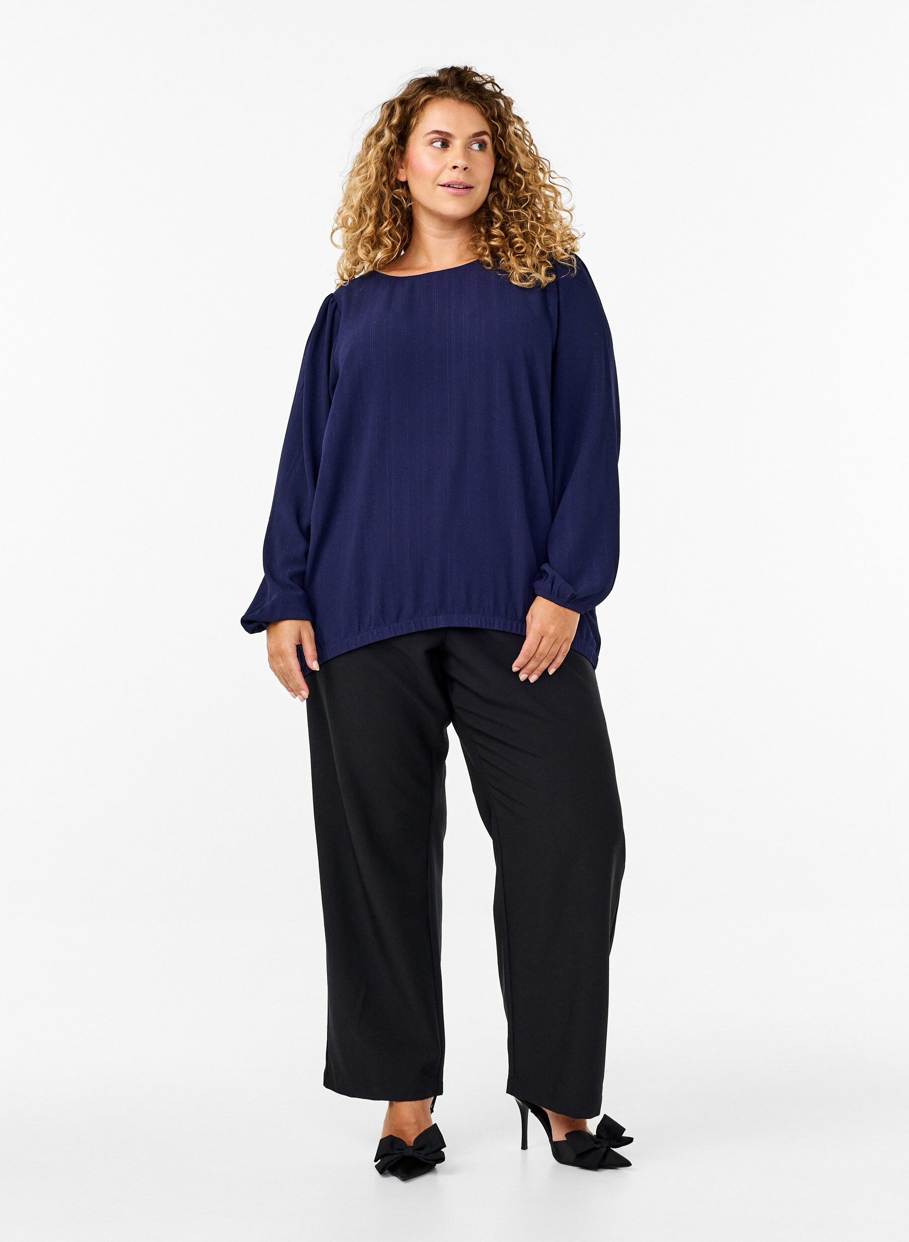 Zizzi Bluse mit Silberglitzer, Blau, Model image number 1