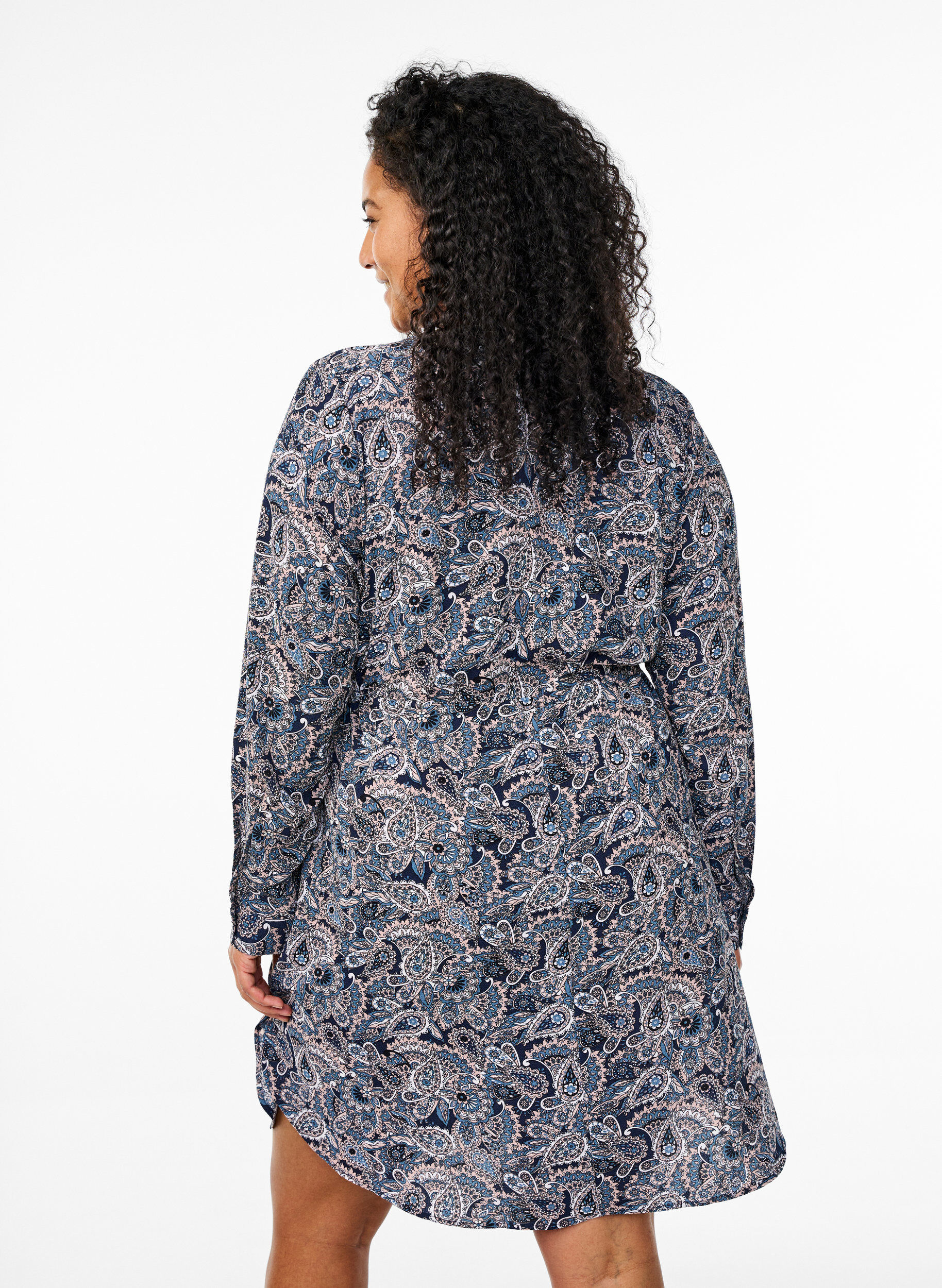 Zizzi Knielanges Kleid mit Bindeg&uuml;rtel, Beige, Model image number 2