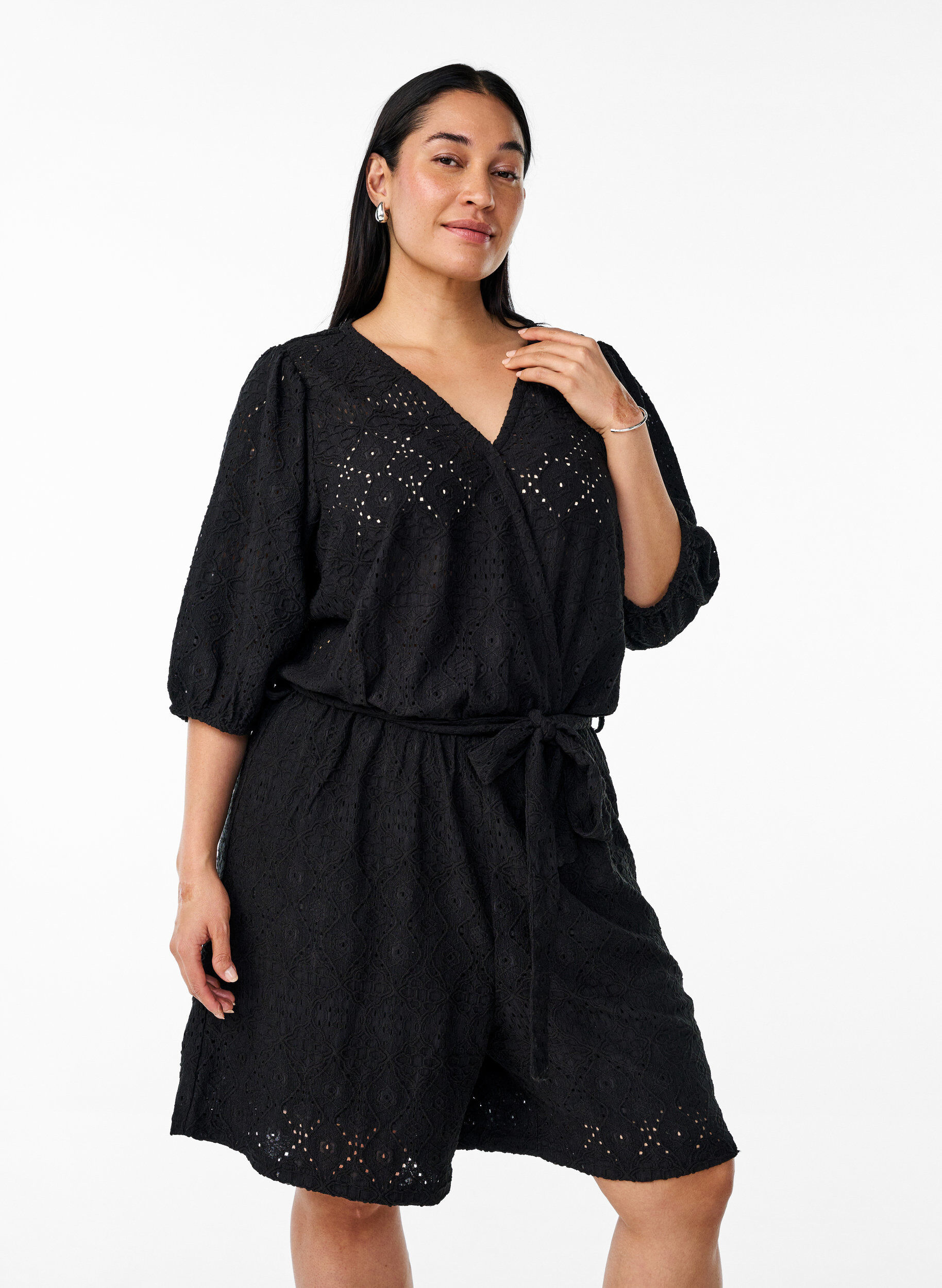 Playsuit mit kurzen &Auml;rmeln und Bindeg&uuml;rtel, Black, Model