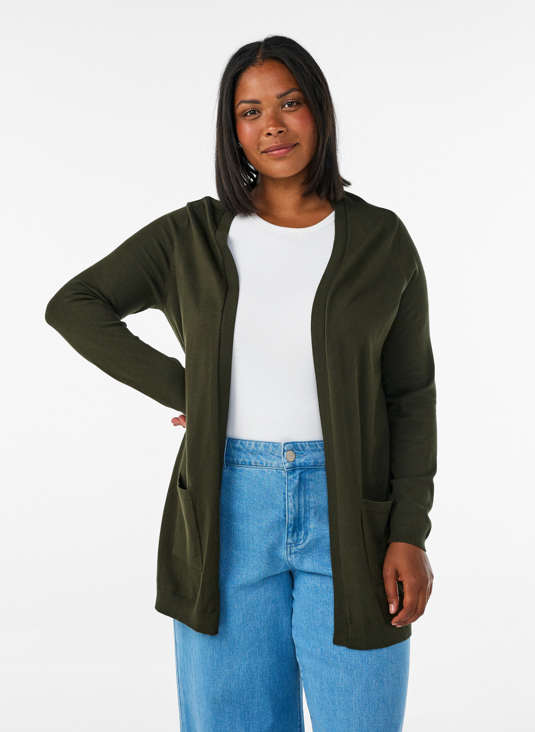 Lange Strickjacke aus einer Viskosemischung, Gr&uuml;n, Model