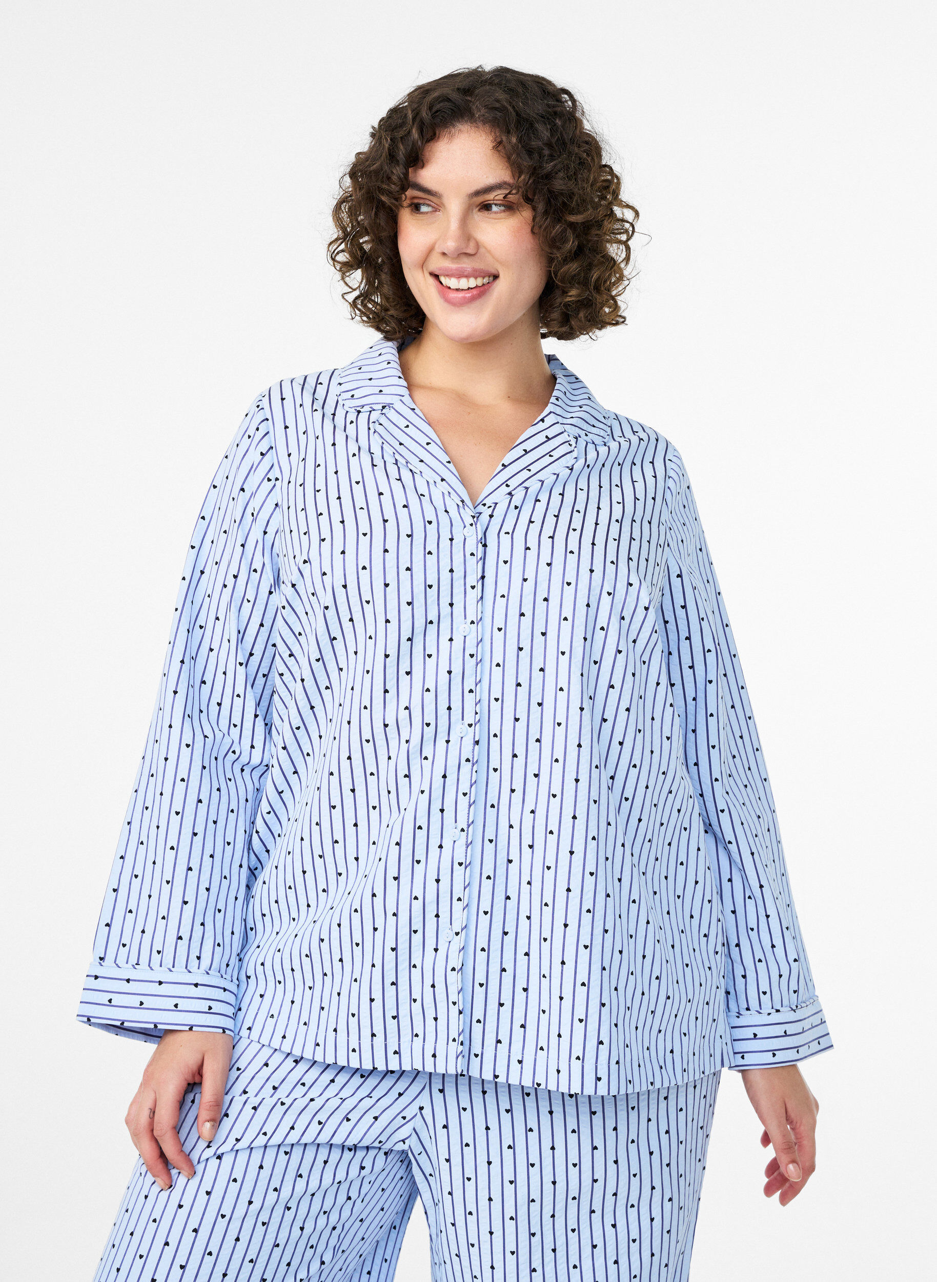 Pyjamahemd aus Seersucker mit langen &Auml;rmeln, Blau, Model