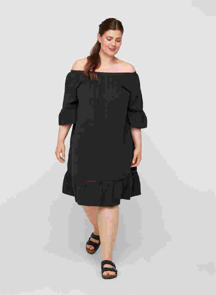 Baumwollkleid mit Spitze und kurzen Ärmeln, Black, Model