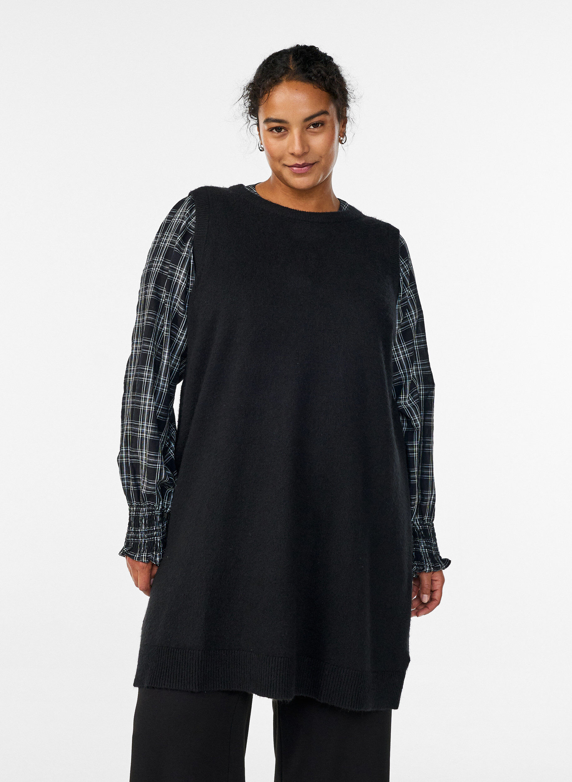 ZizziKurzes &auml;rmelloses Strickkleid, Schwarz, Model image number 0