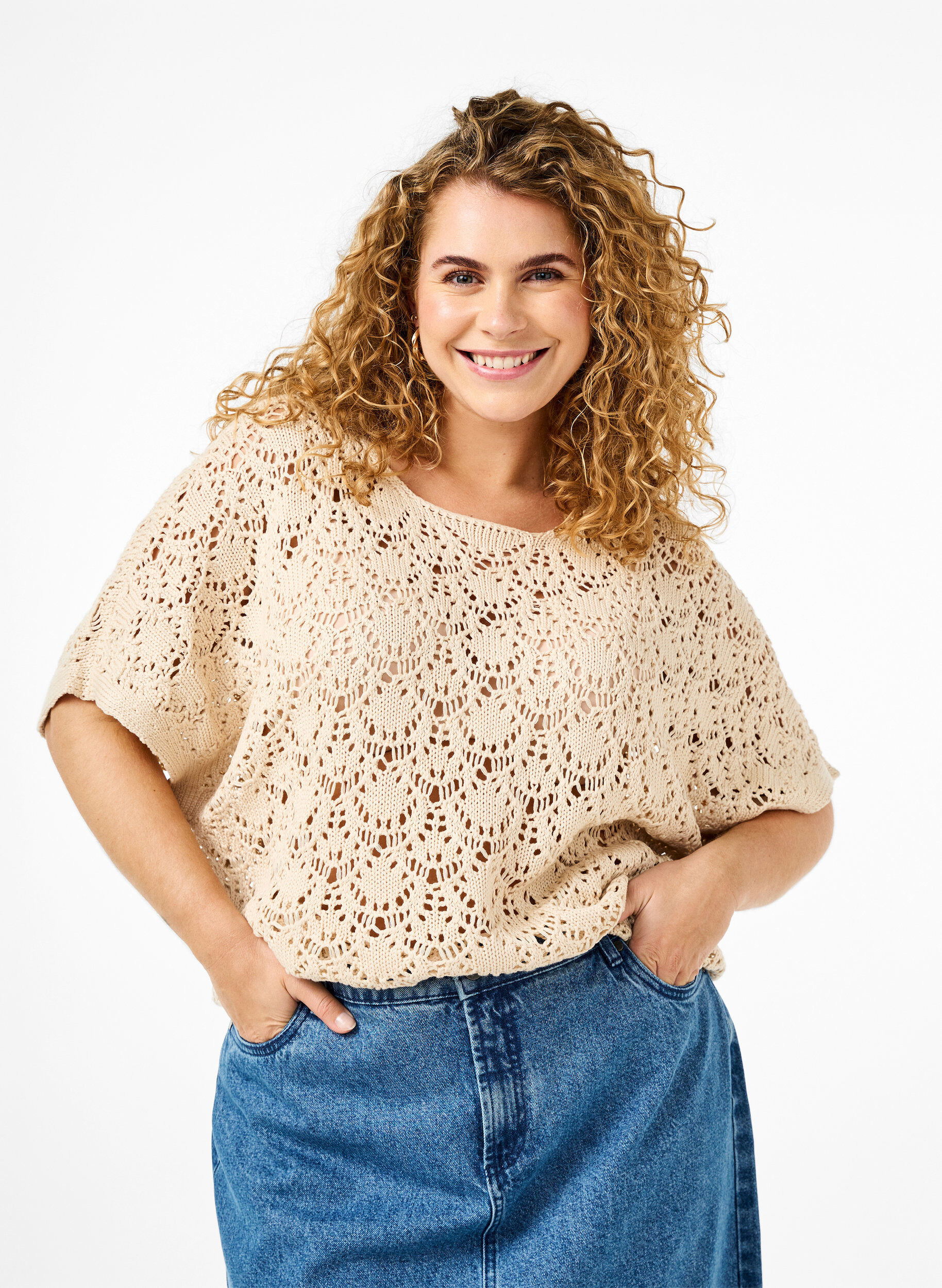 Zizzi Strickbluse mit kurzen Fledermaus&auml;rmeln, Sandshell, Model image number 0