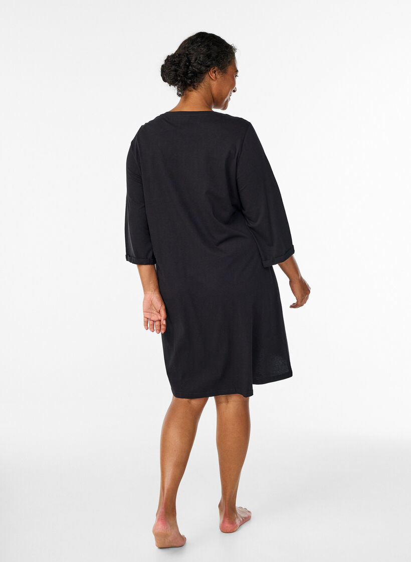 Nachthemd aus Bio-Baumwolle mit weihnachtlichem Motiv, Schwarz, Model image number 2