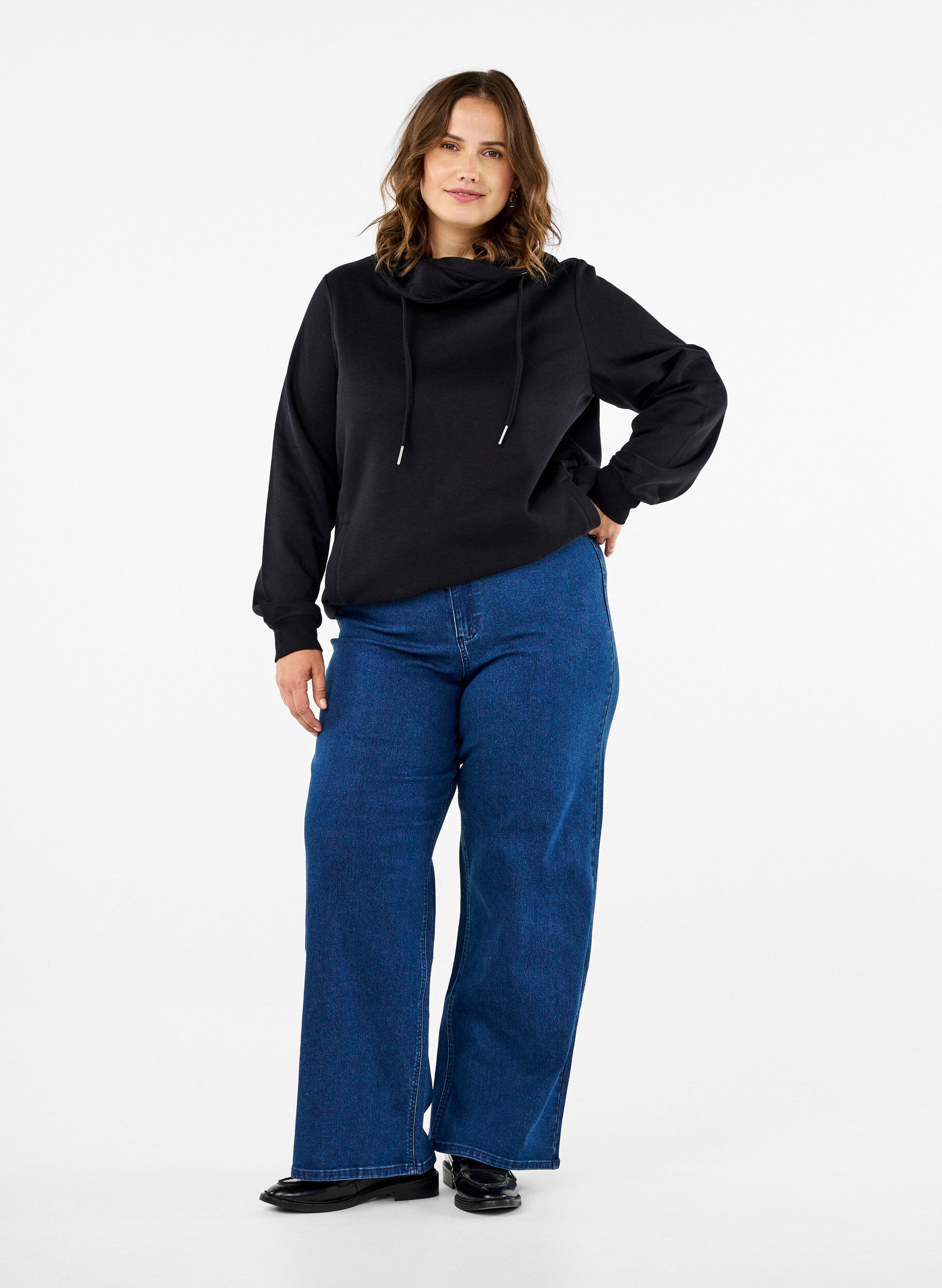 Zizzi FLASH - Sweatshirt mit Stehkragen, Black, Model image number 2