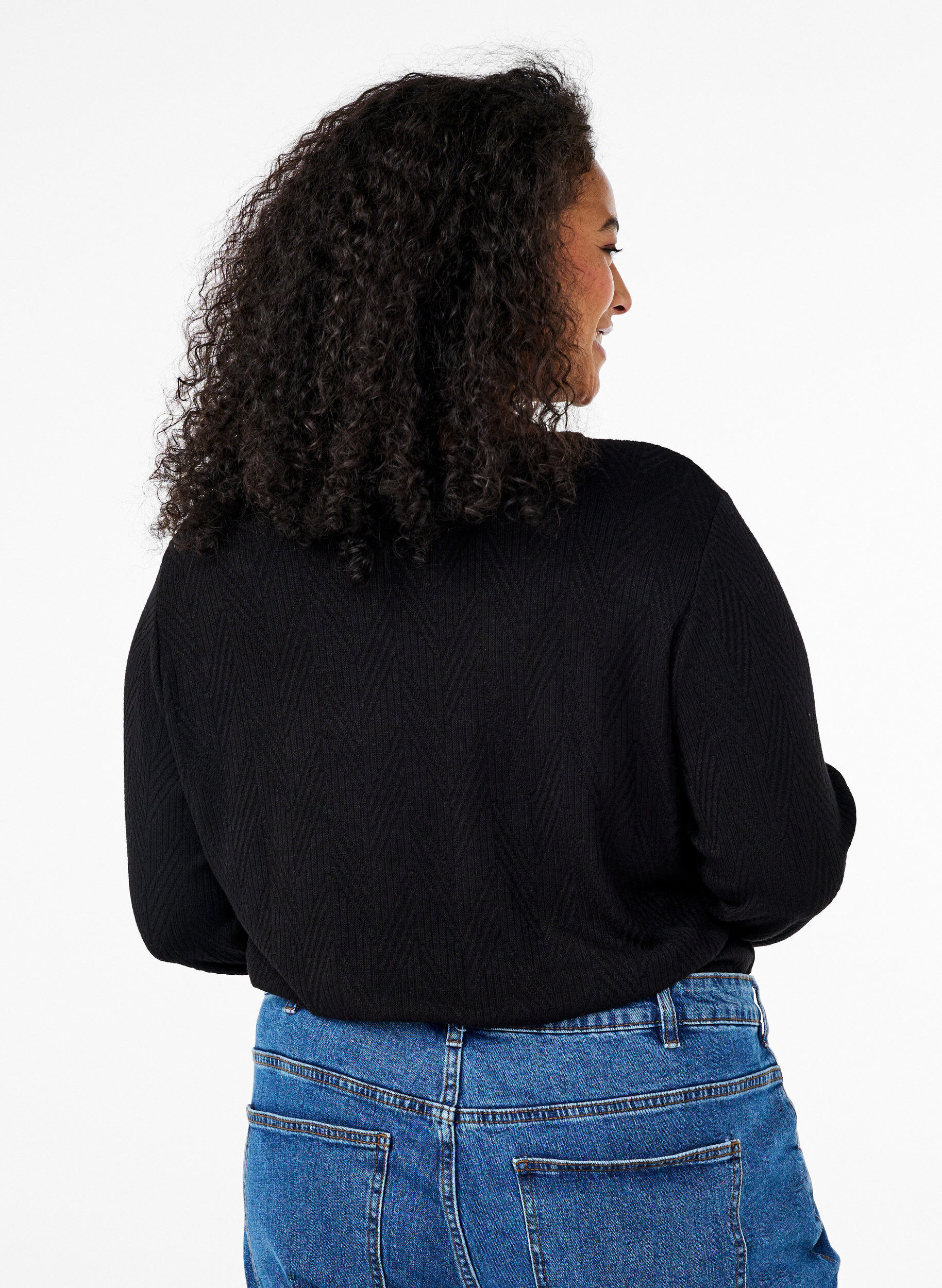 Zizzi Gemusterte Bluse mit langen &Auml;rmeln, Schwarz, Model image number 2