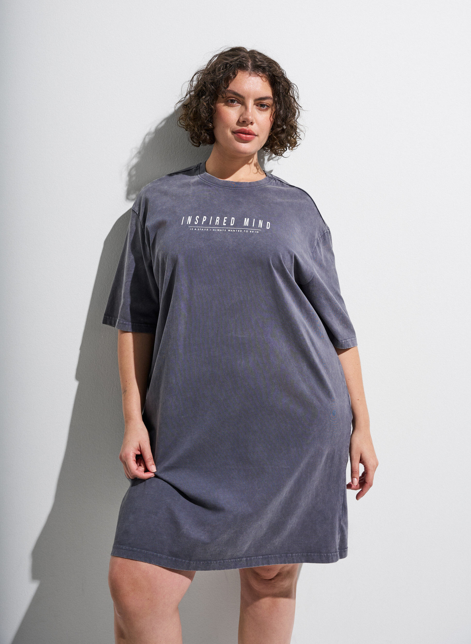 ZizziLockeres T-Shirt-Kleid mit Washed-Optik, Grau, Image image number 0
