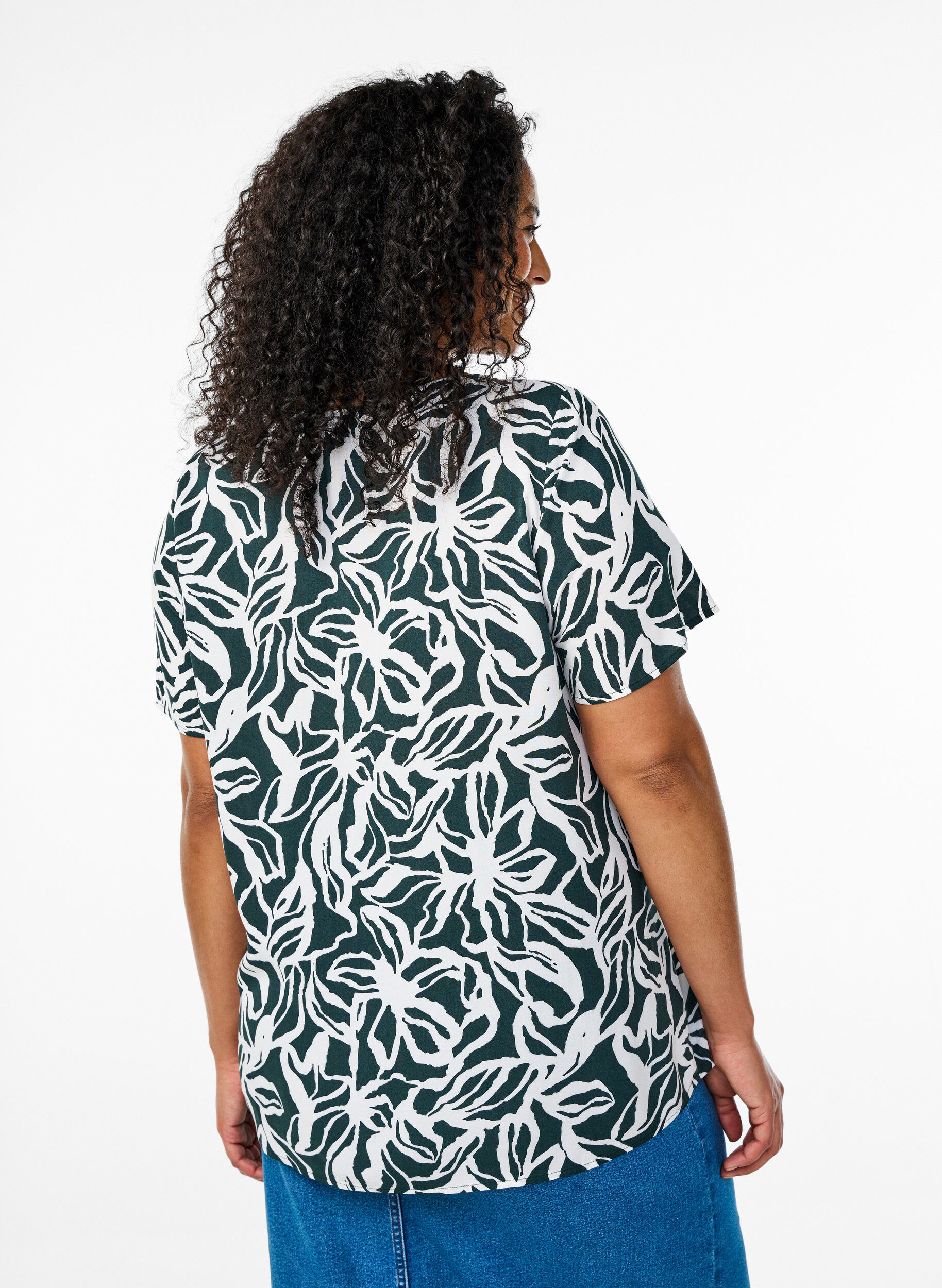 Zizzi Kurz&auml;rmelige Bluse aus Viskose mit Print, Gr&uuml;n, Model image number 2