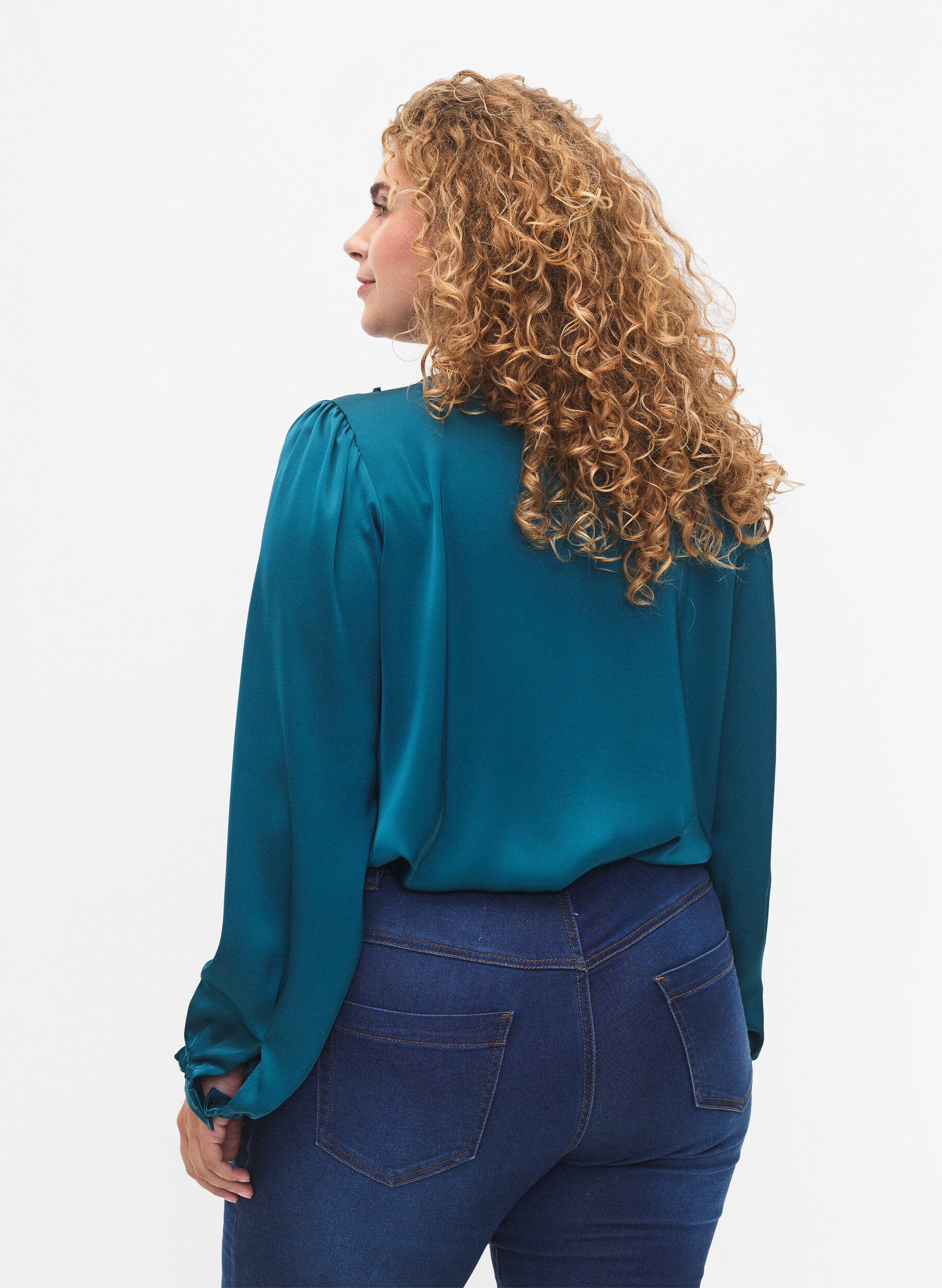 Zizzi  Hemdbluse aus Satin mit R&uuml;schen, Shaded Spruce, Model image number 1