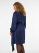 Kurzes Satinkleid im Wickeldesign, Blau, Model image number 2