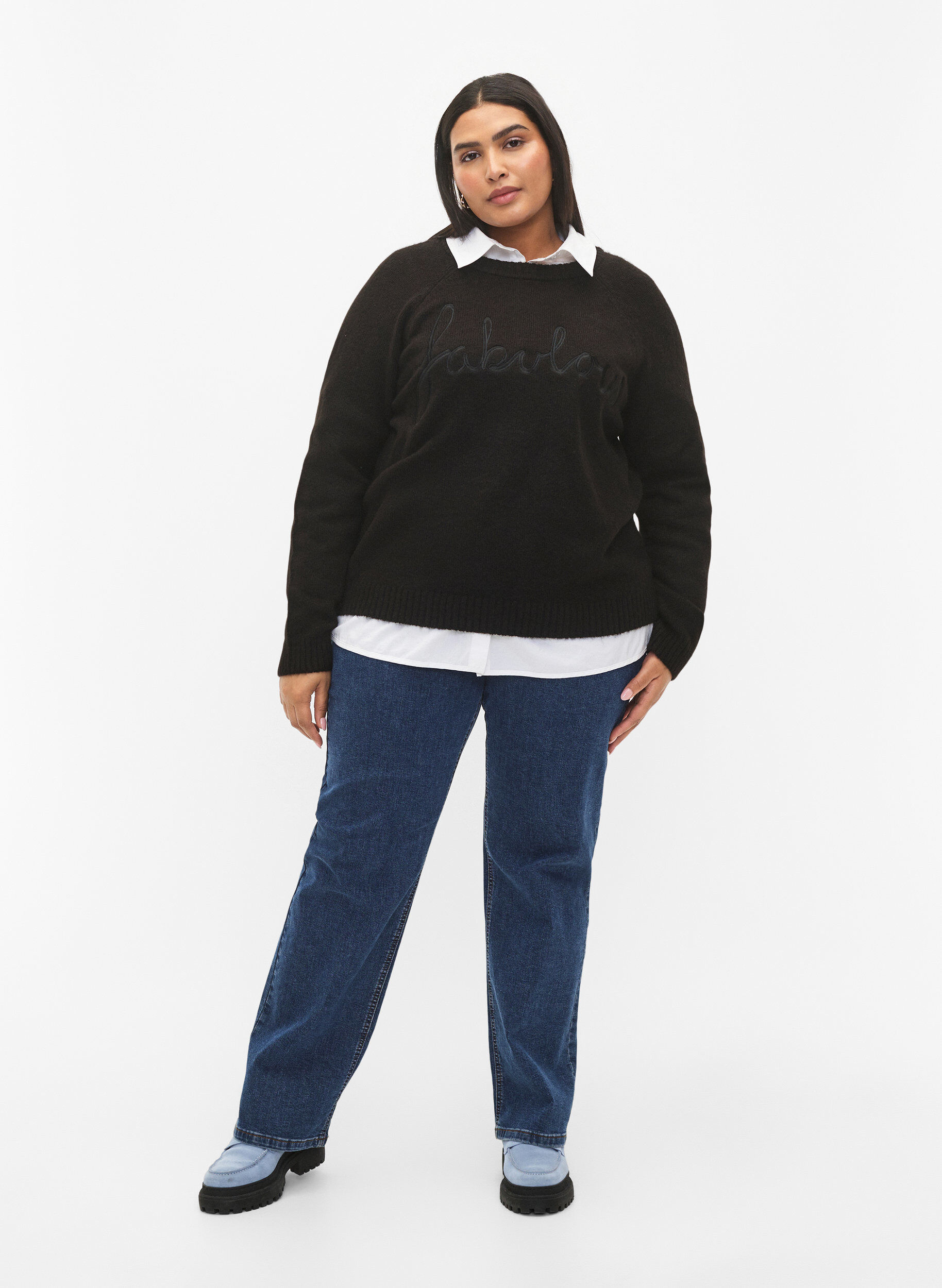 Zizzi Strickpullover mit aufgesticktem Text, Black/Black, Model image number 2