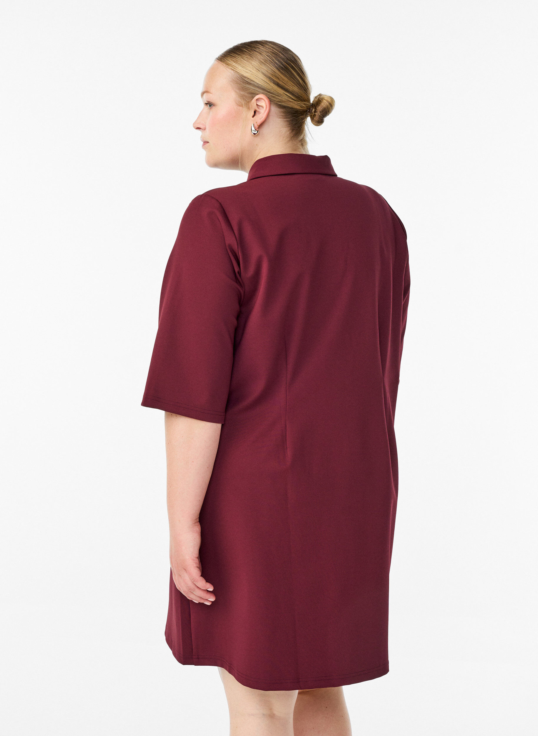 Zizzi Kurzes Hemdblusenkleid aus Baumwolle mit 3/4-&Auml;rmeln, Rot, Model image number 2