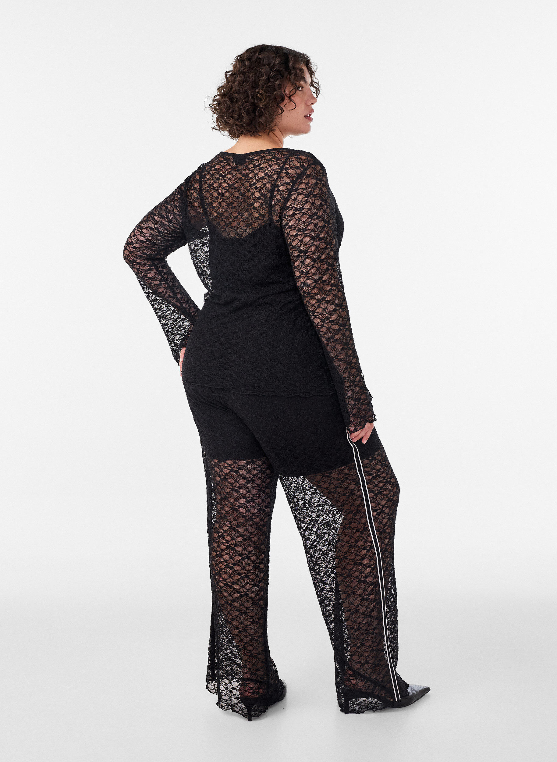ZizziTransparente Spitzenhose mit weitem Bein, Schwarz, Model image number 1