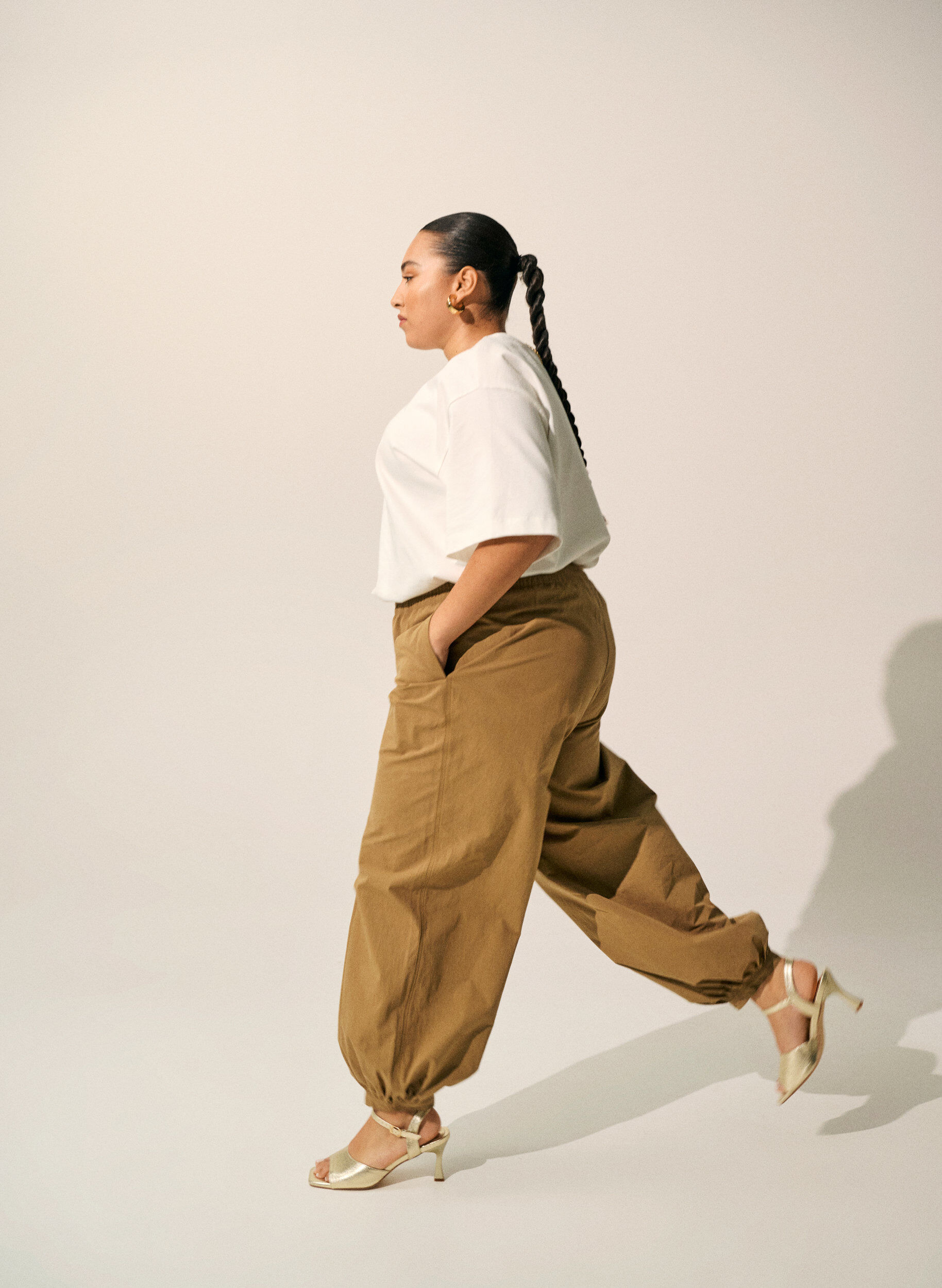 Zizzi Pumps mit offener Spitze und eckiger Zehenform, Gold, Image image number 0