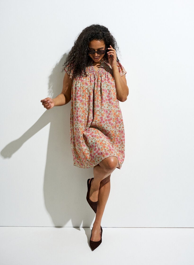 Kurzes Kleid aus Viskose mit Smock und Blumenprint, Orange, Image image number 0