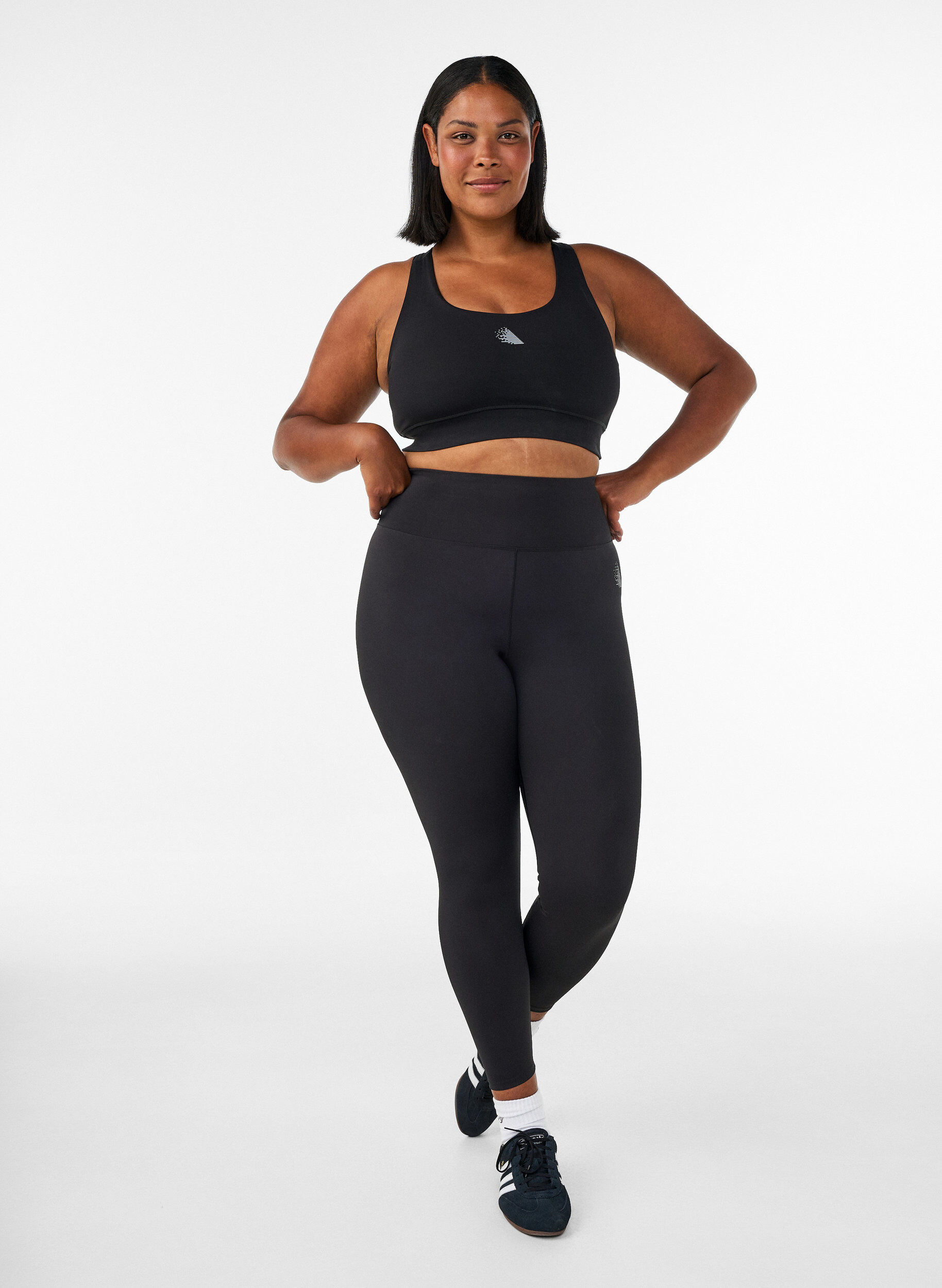 ZizziTrainingstights mit hoher Taille und Tasche im Bund, Schwarz, Model image number 0