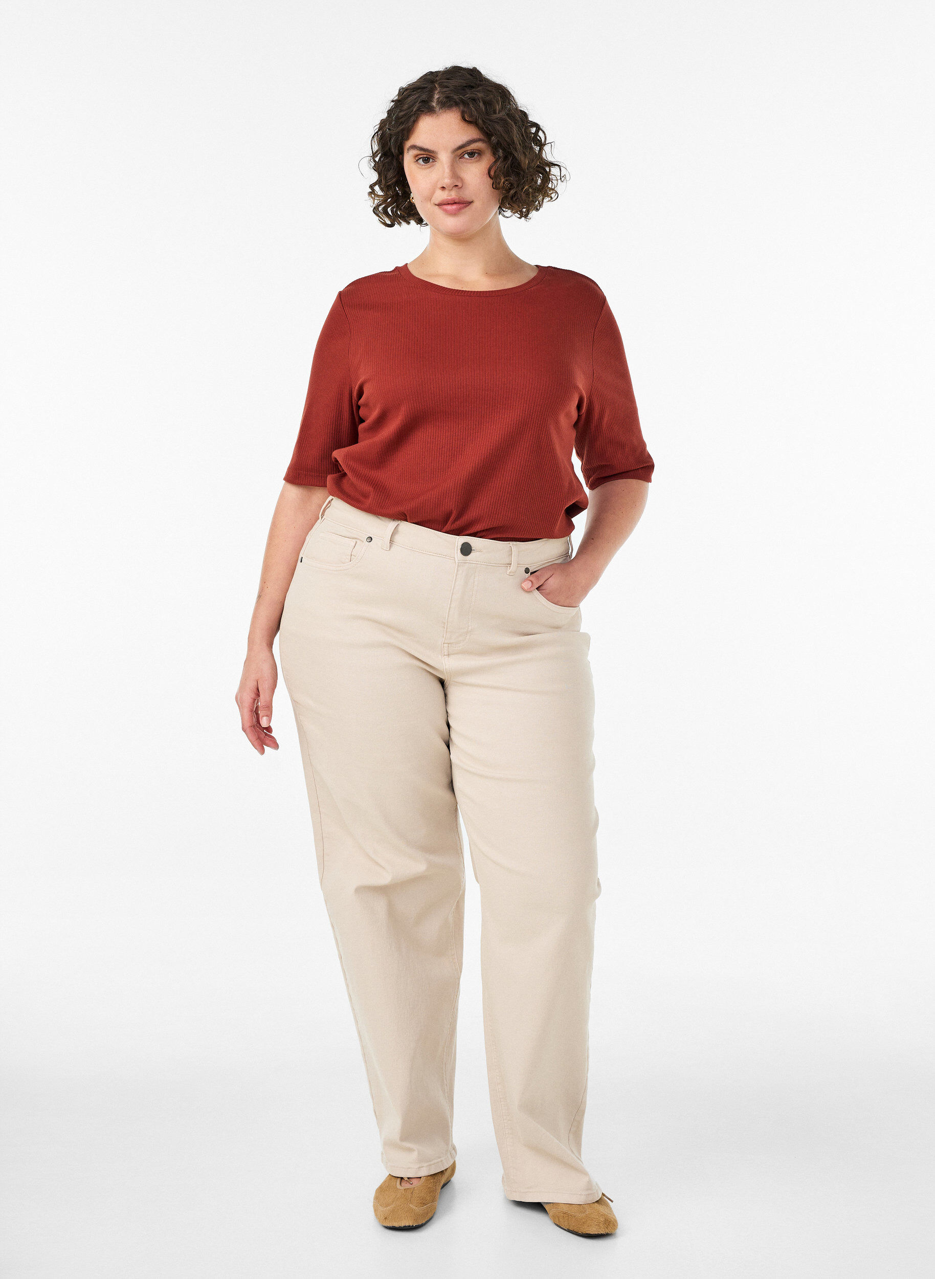 ZizziBluse aus geripptem Jersey mit kurzen &Auml;rmeln, Rot, Model image number 1