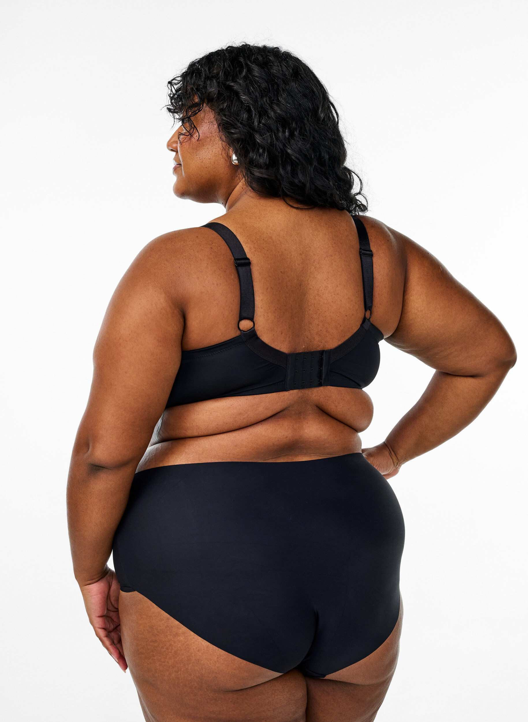 Zizzi Vorgeformter BH aus Mikrofaser mit Satindetail, Schwarz, Model image number 2