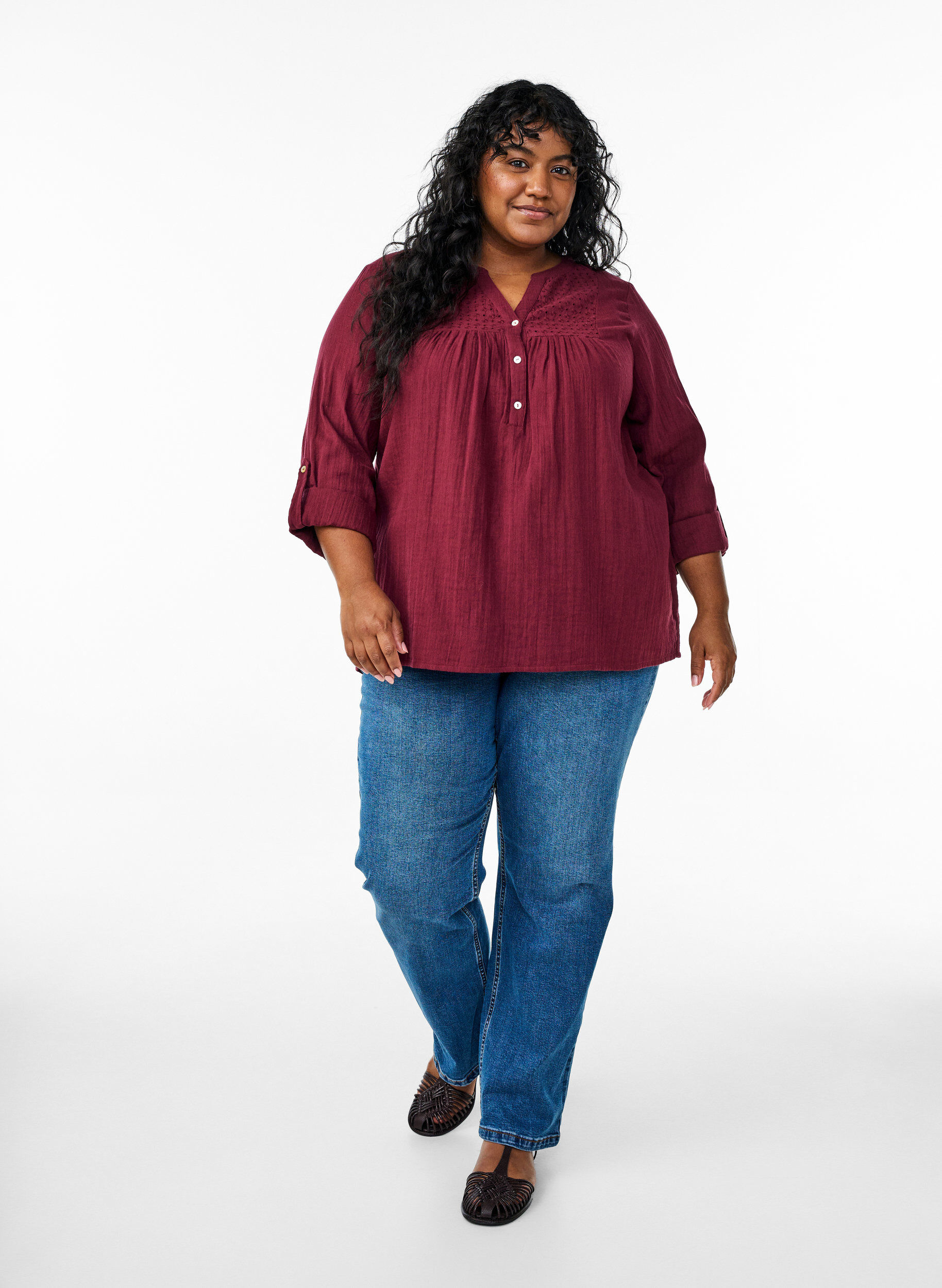 Zizzi Bluse aus Baumwollmusselin mit Lochstickerei, Dunkles Bordeaux, Model image number 1