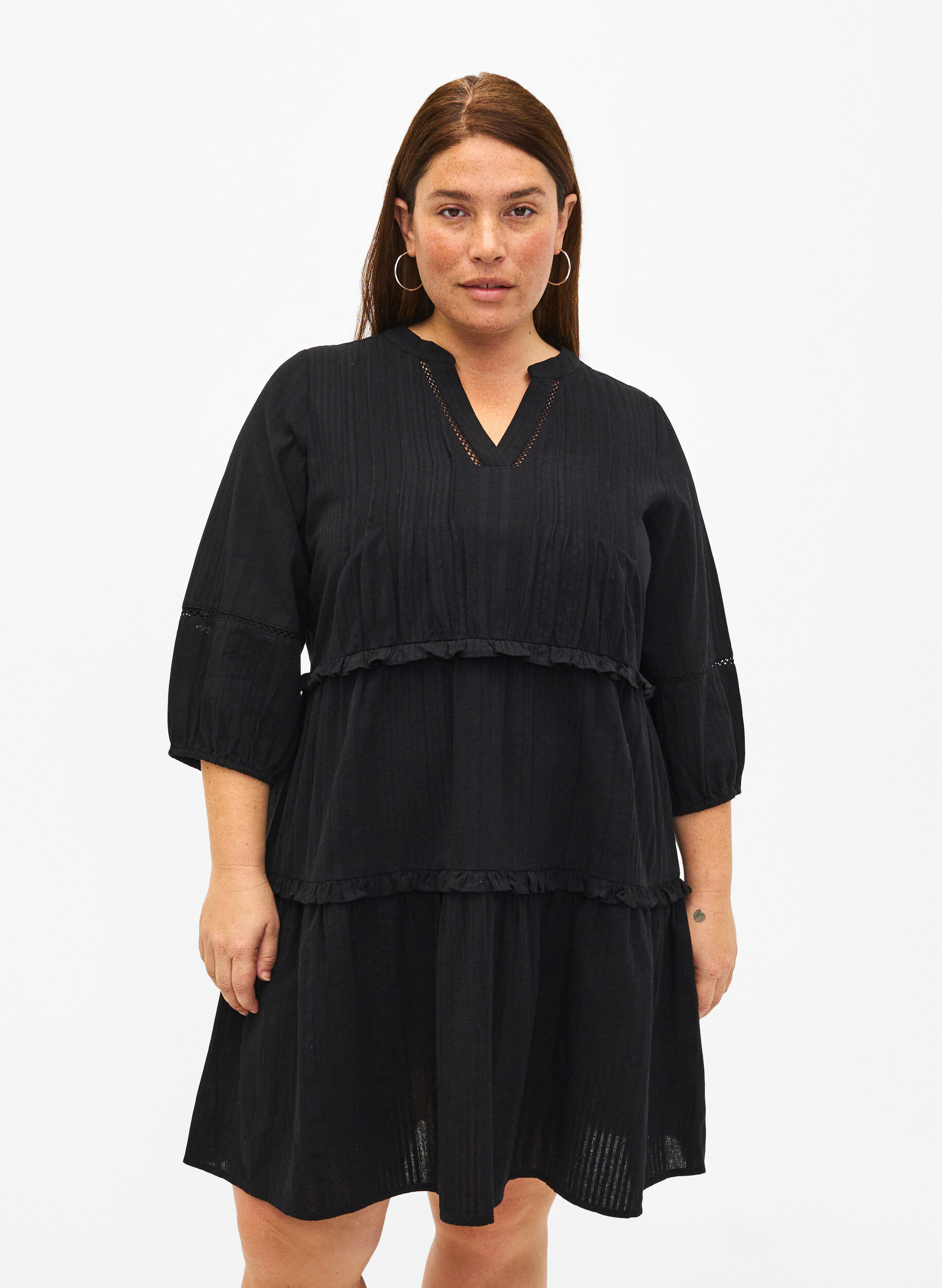 Zizzi Baumwollkleid mit 3/4-&Auml;rmeln und R&uuml;schen, Schwarz, Model image number 0