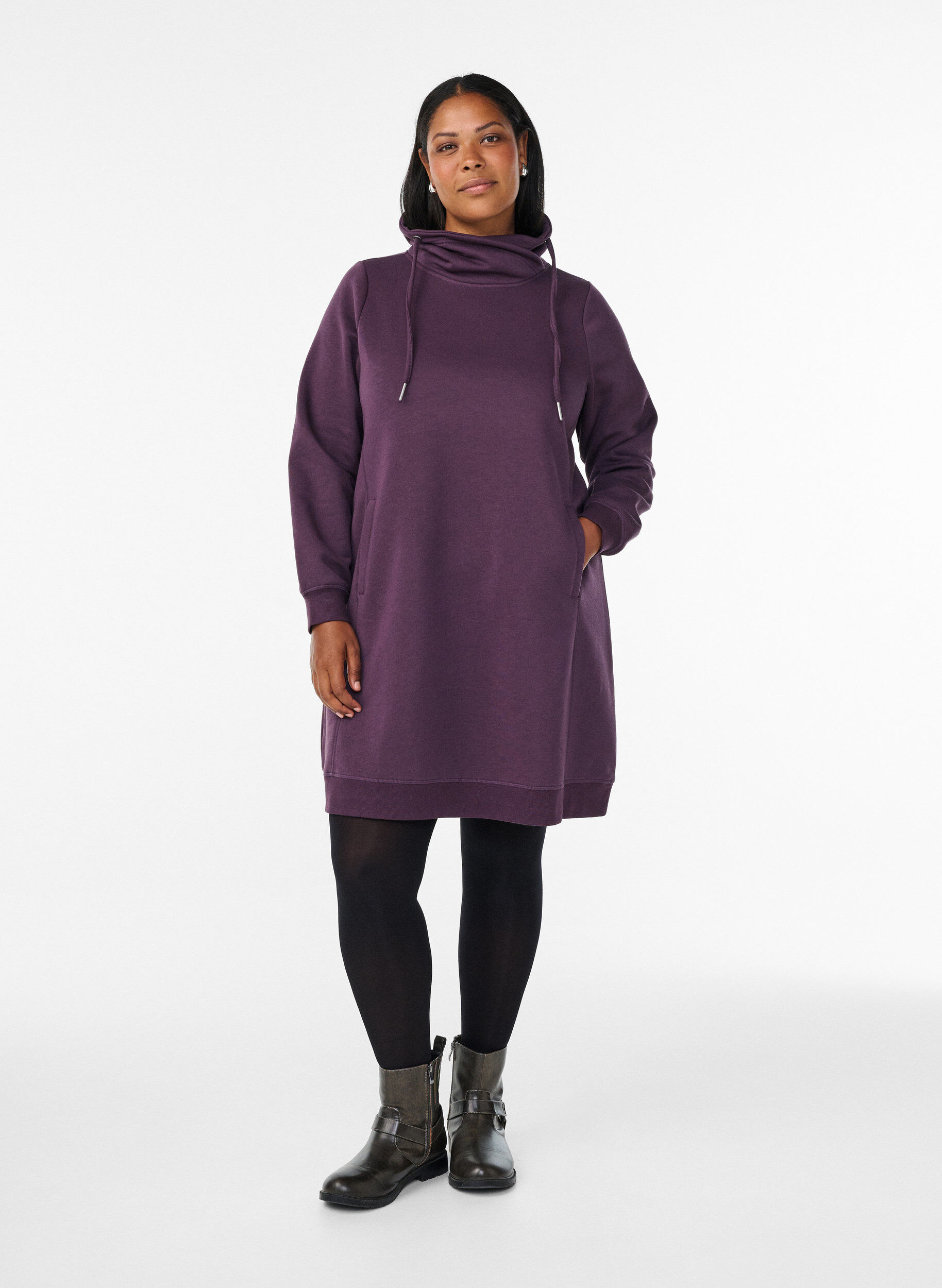 Zizzi FLASH - Kurzes Sweatshirtkleid mit Stehkragen und Taschen, Lila, Model image number 1