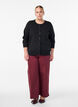 Feinstrick-Strickjacke mit Rundhalsausschnitt, Schwarz, Model image number 1