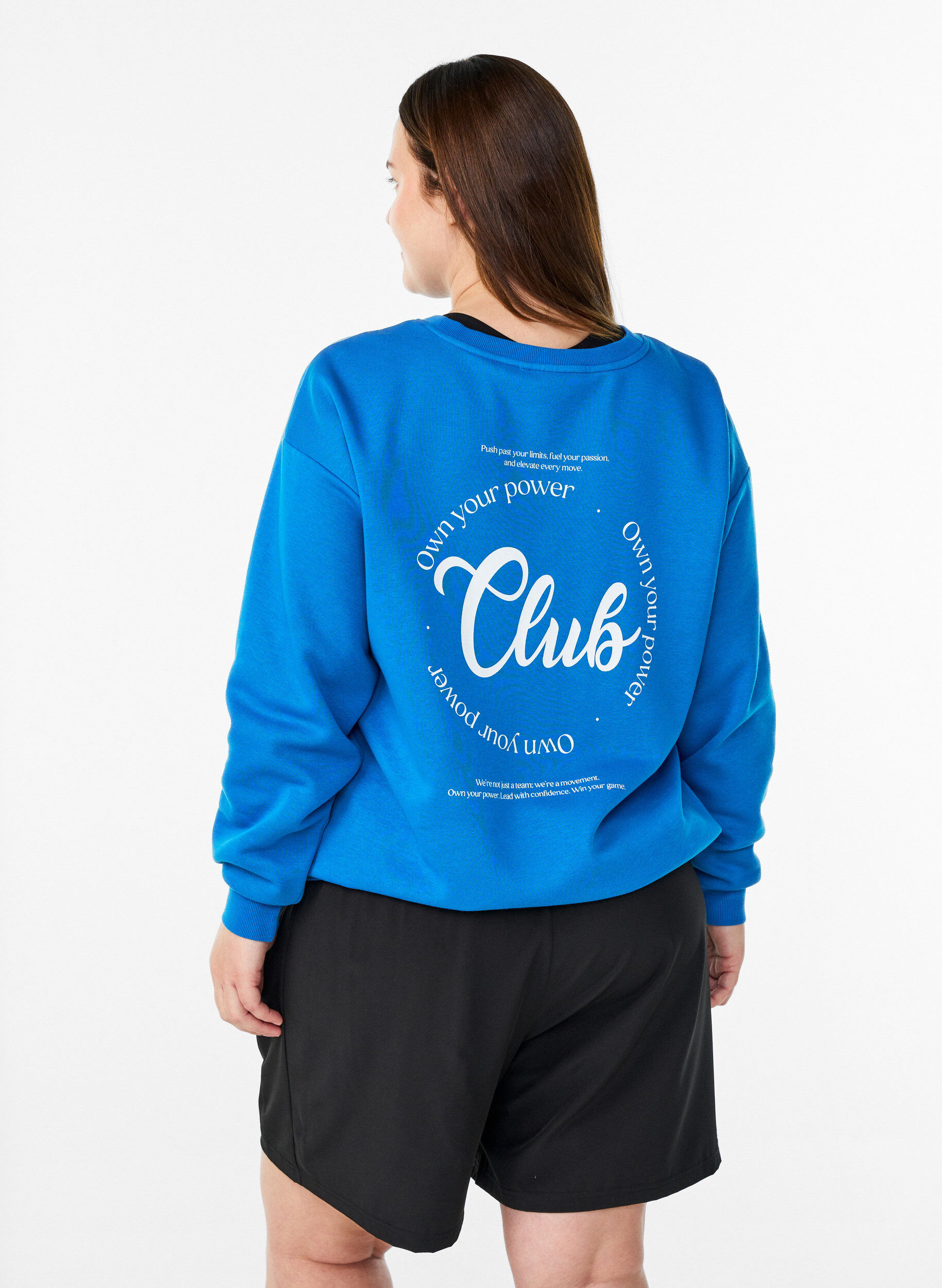 Zizzi Sweatshirt mit Textprint, Blau, Model image number 2