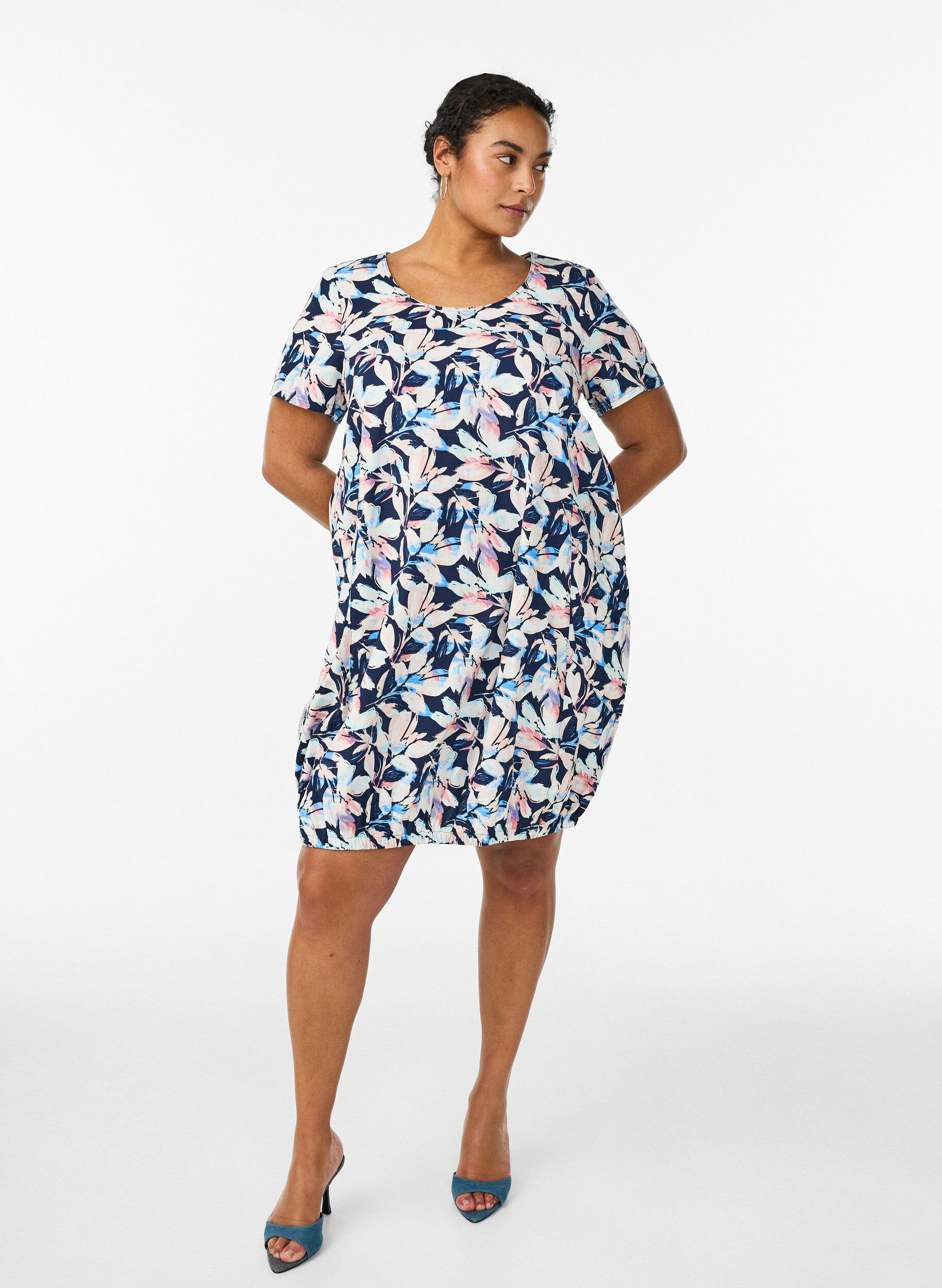ZizziKurz&auml;rmliges Baumwollkleid mit Aufdruck, Blau, Model image number 1